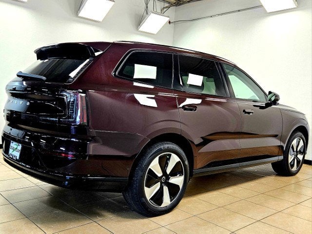 2025 Volvo EX90 Plus