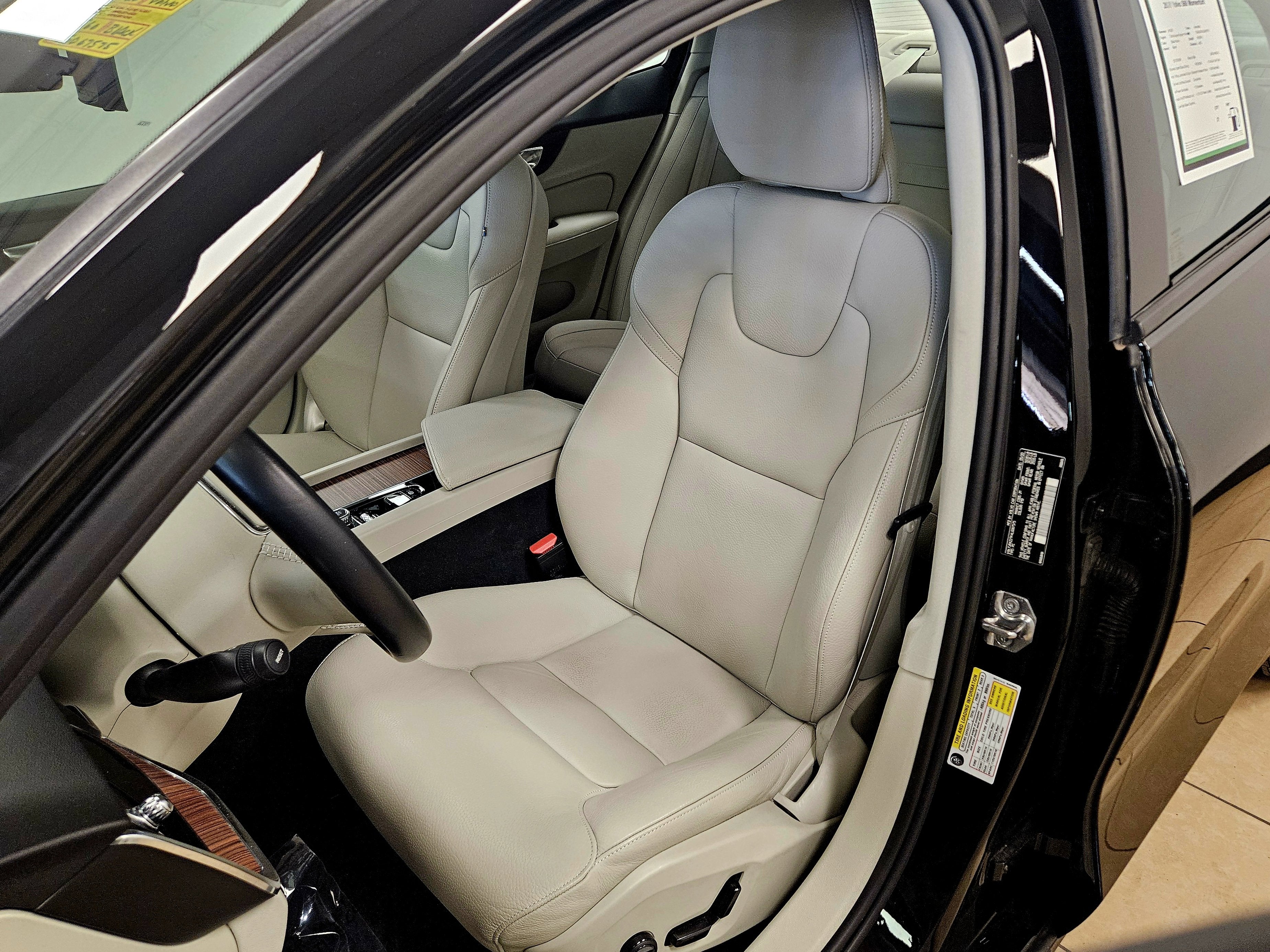 2020 Volvo S60 Momentum