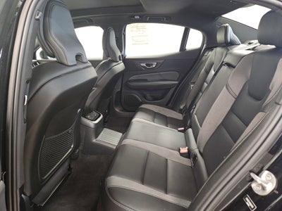 2024 Volvo S60 Recharge Plug-In Hybrid Plus Black Edition