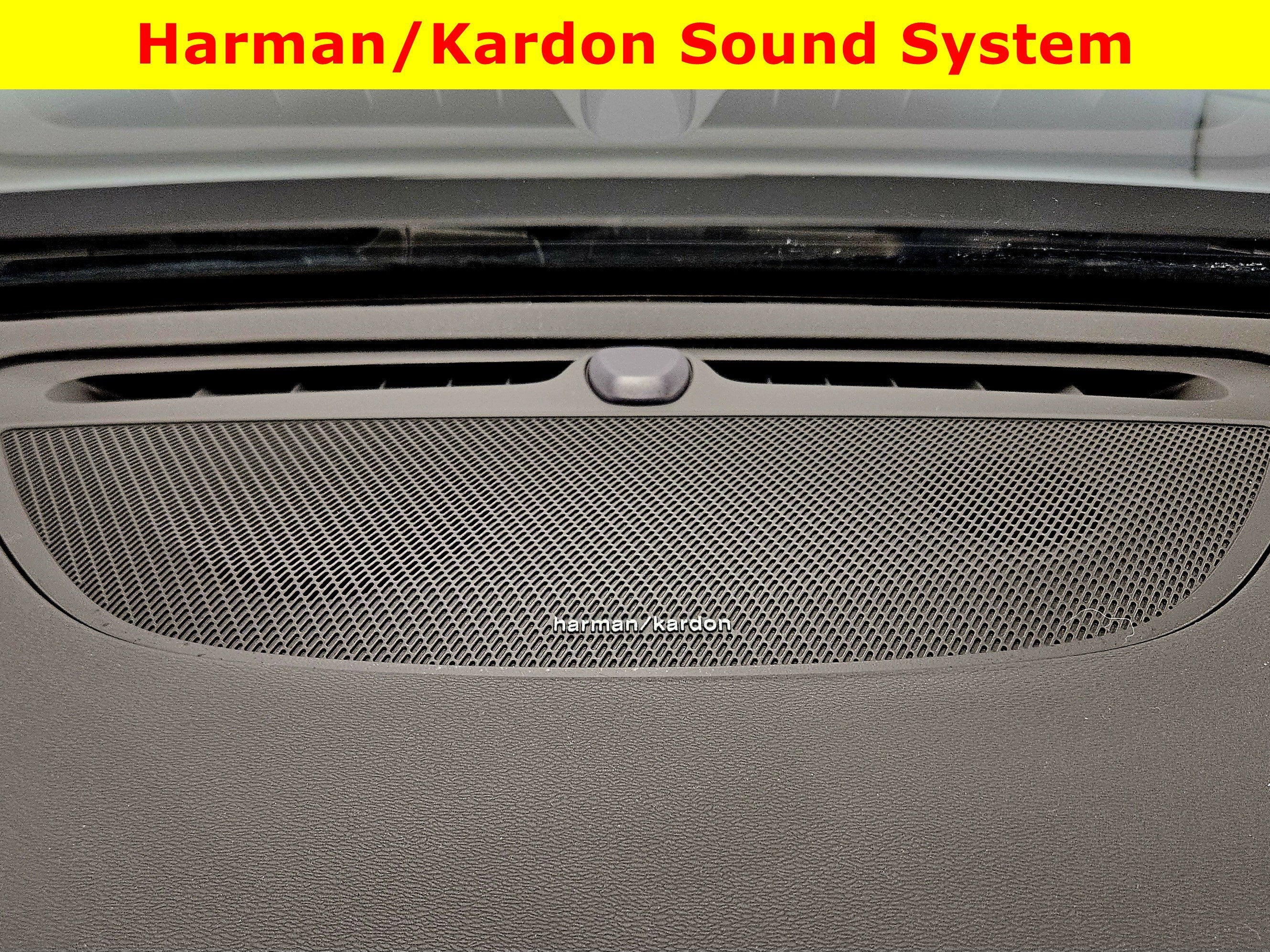 2024 Volvo S60 Recharge Plug-In Hybrid Plus Black Edition