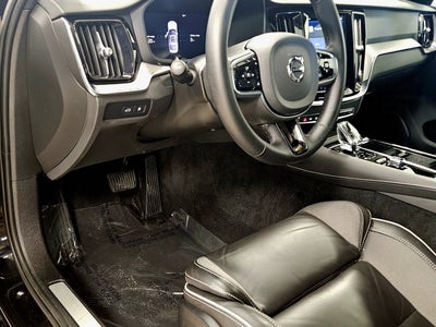 2024 Volvo S60 Recharge Plug-In Hybrid Plus Black Edition