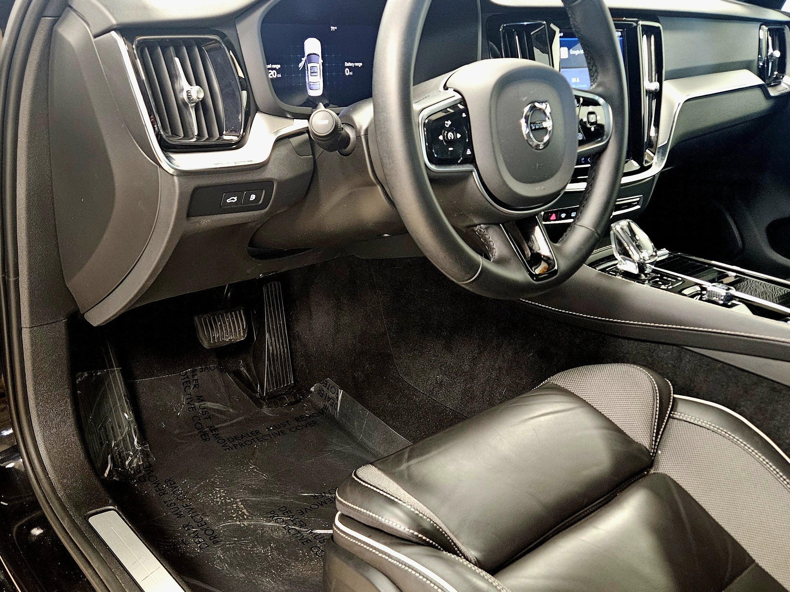 2024 Volvo S60 Recharge Plug-In Hybrid Plus Black Edition