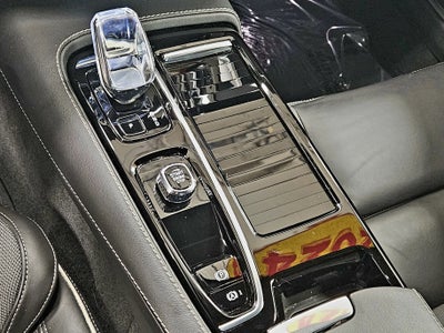 2024 Volvo S60 Recharge Plug-In Hybrid Plus Black Edition