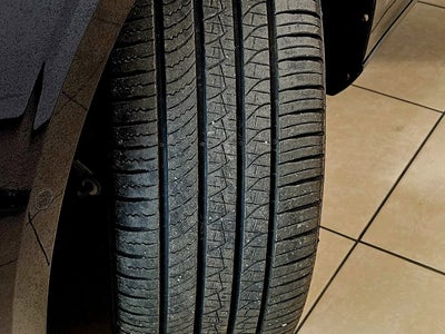 2024 Volvo S60 Recharge Plug-In Hybrid Plus Black Edition