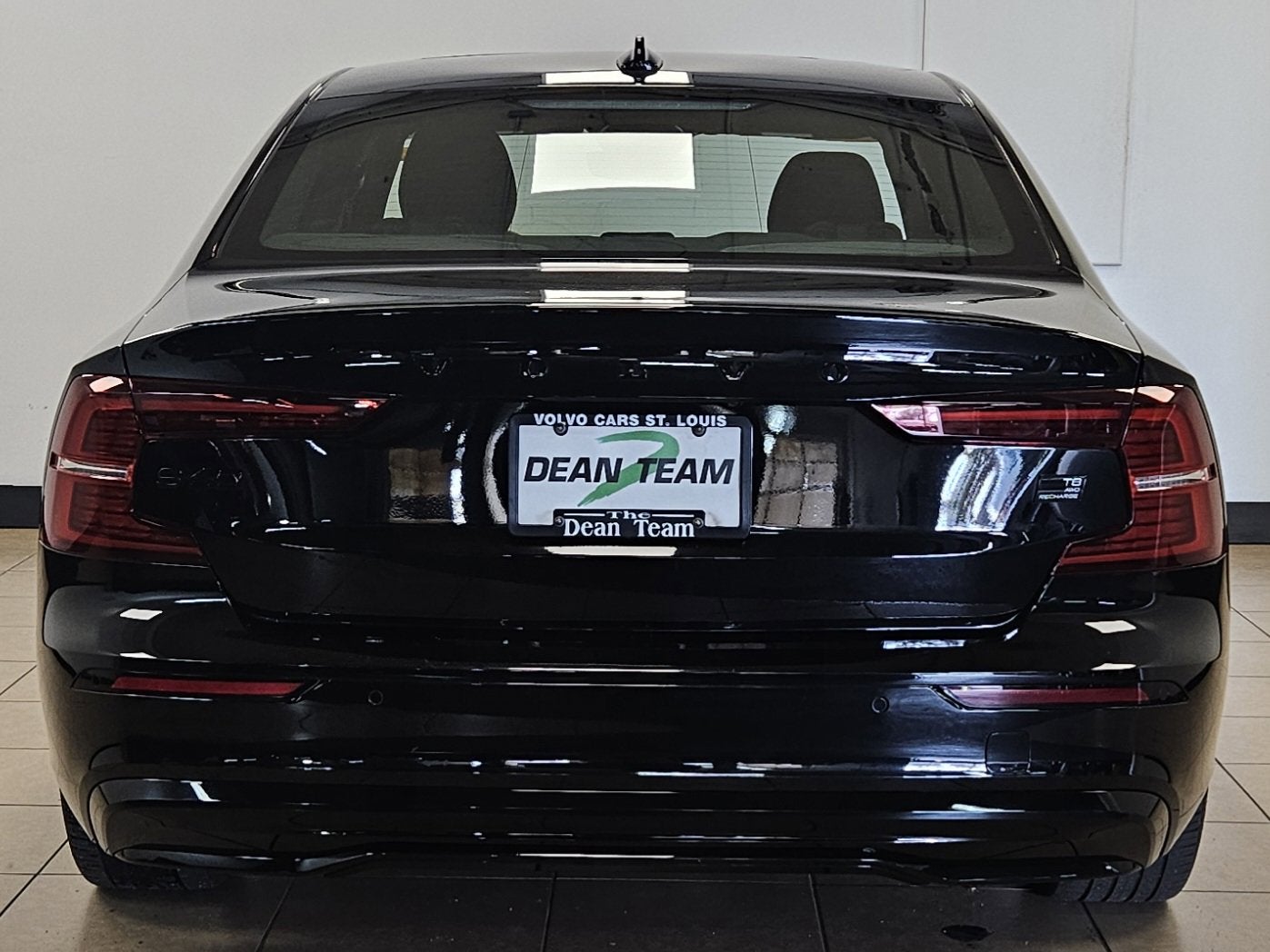 2024 Volvo S60 Recharge Plug-In Hybrid Plus Black Edition