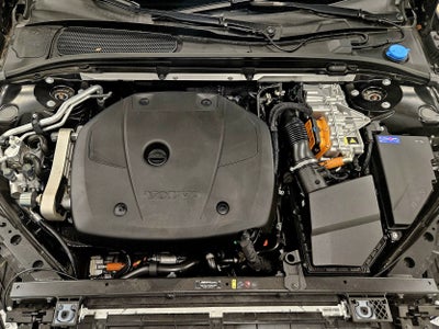 2024 Volvo S60 Recharge Plug-In Hybrid Core Dark Theme