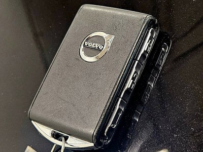 2024 Volvo S60 Recharge Plug-In Hybrid Core Dark Theme