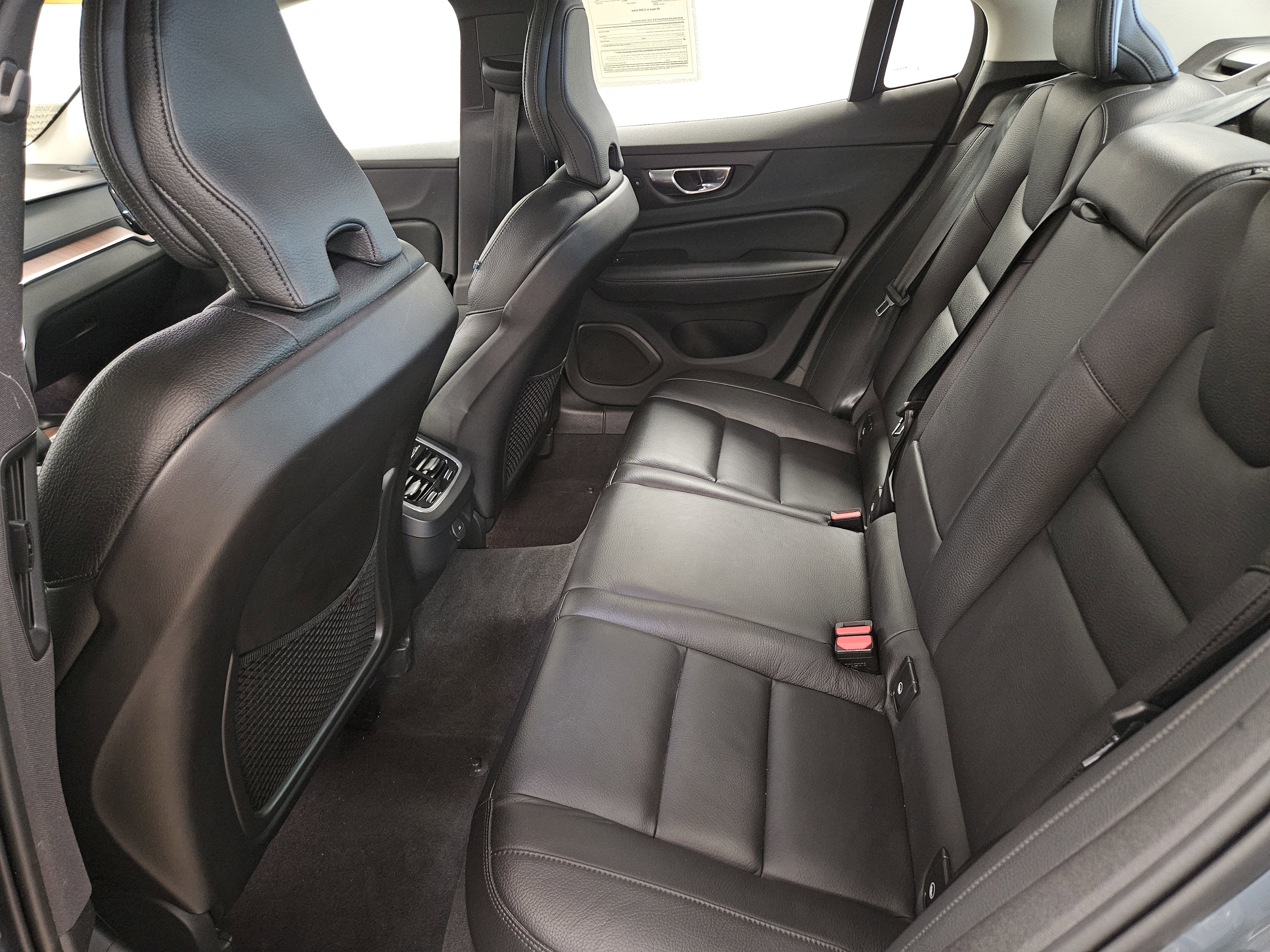 2024 Volvo S60 Ultimate Dark Theme