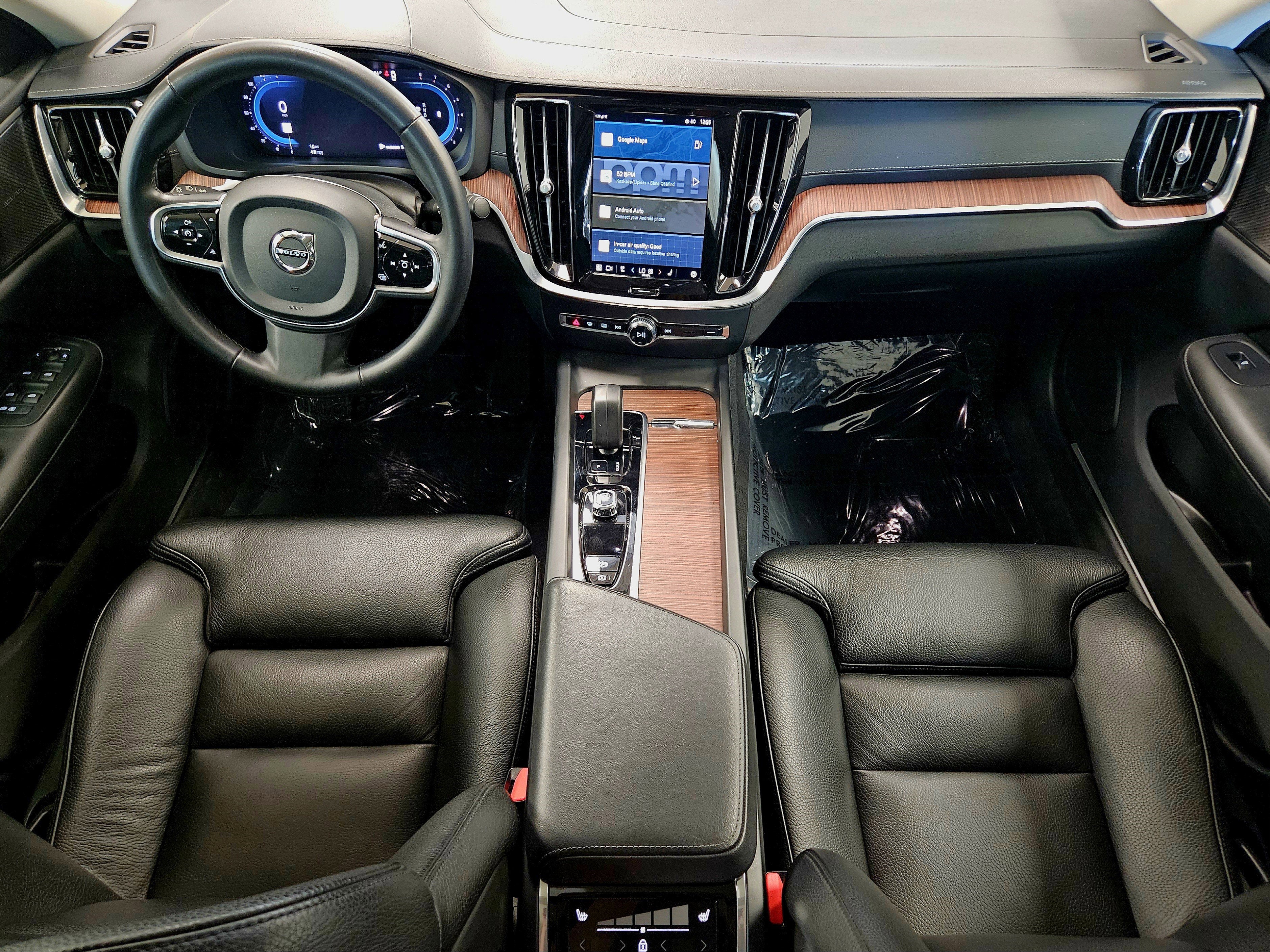 2024 Volvo S60 Ultimate Dark Theme