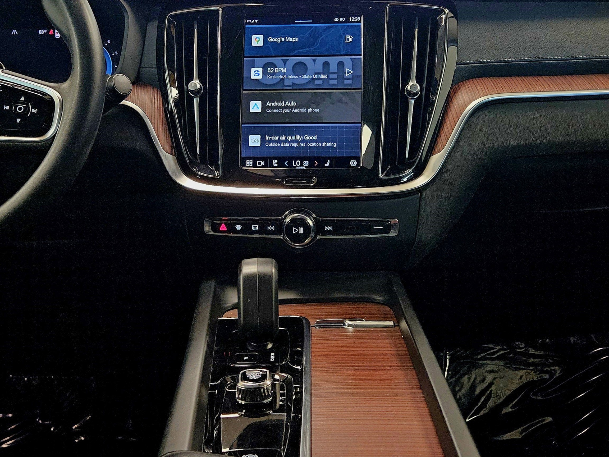 2024 Volvo S60 Ultimate Dark Theme