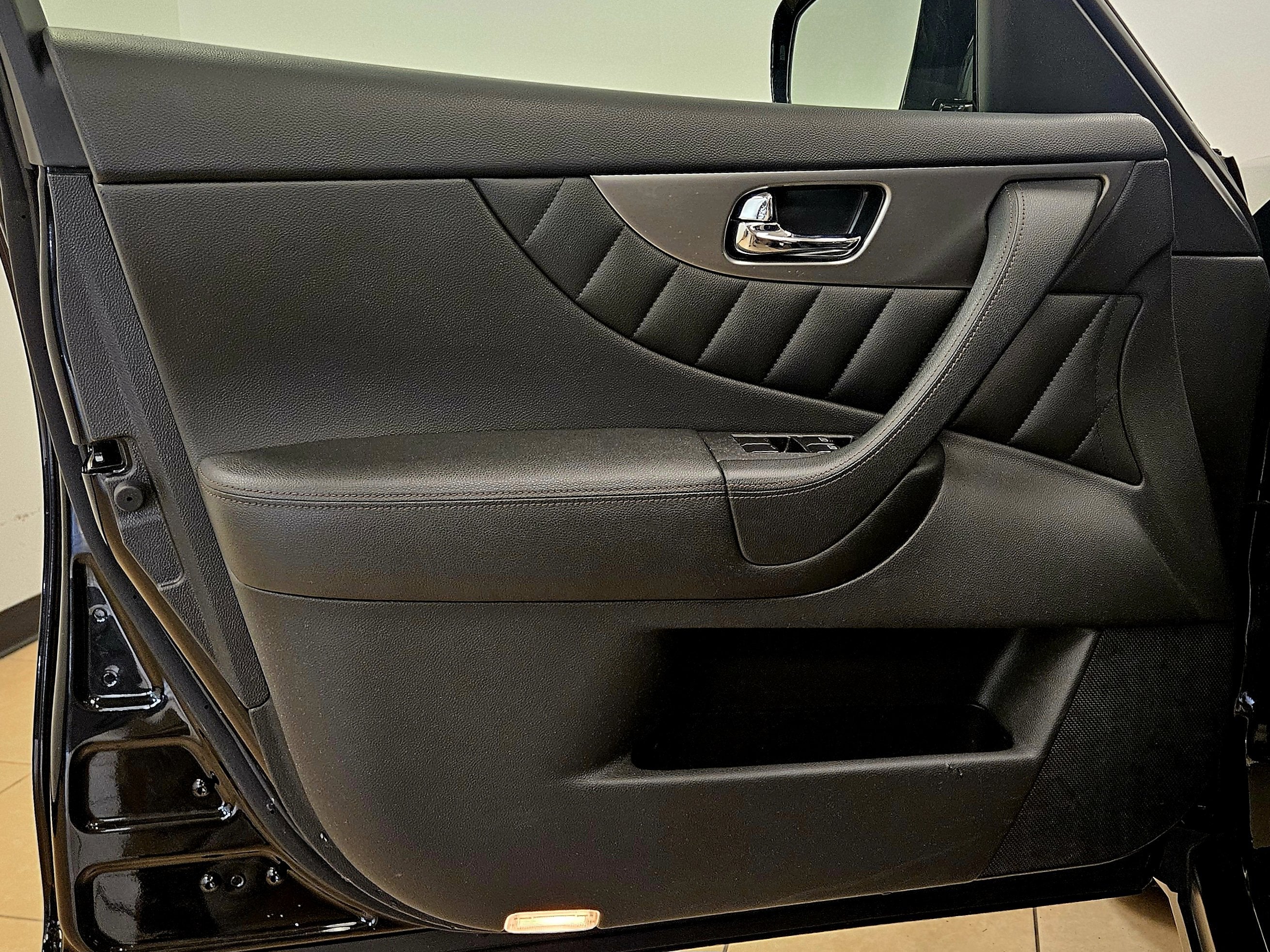 2017 INFINITI QX 70 4 Dr