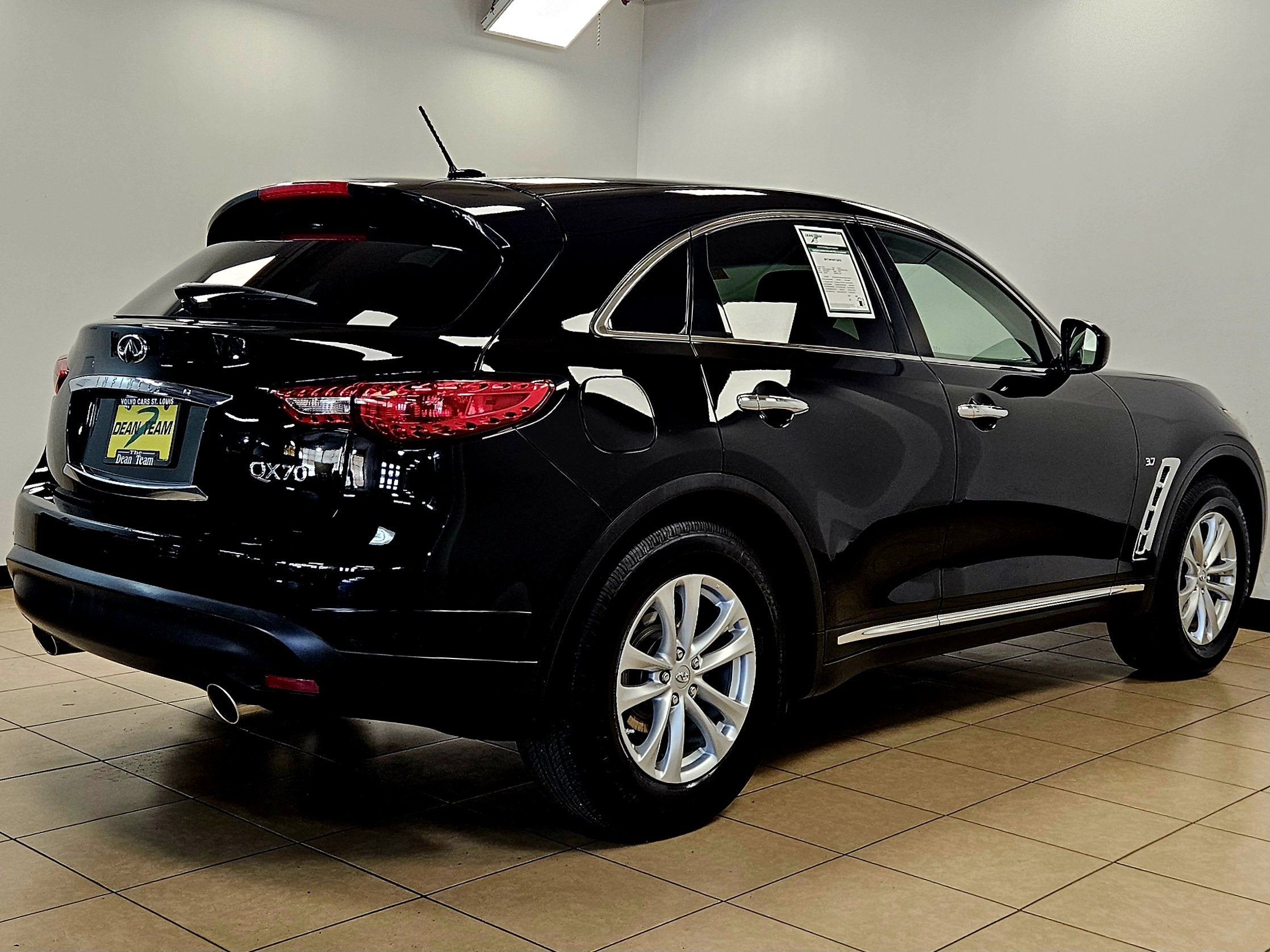 2017 INFINITI QX 70 4 Dr