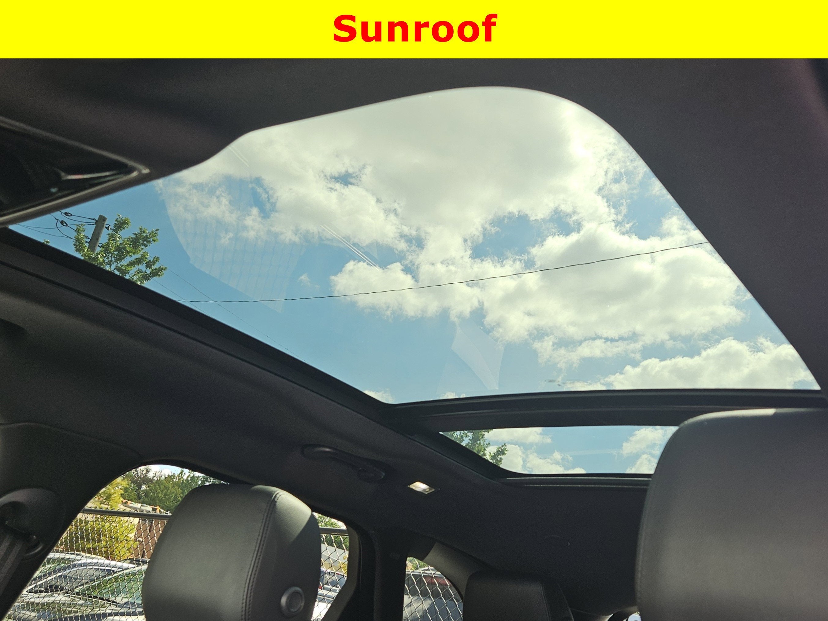 2025 Land Rover Range Rover Velar Dynamic SE