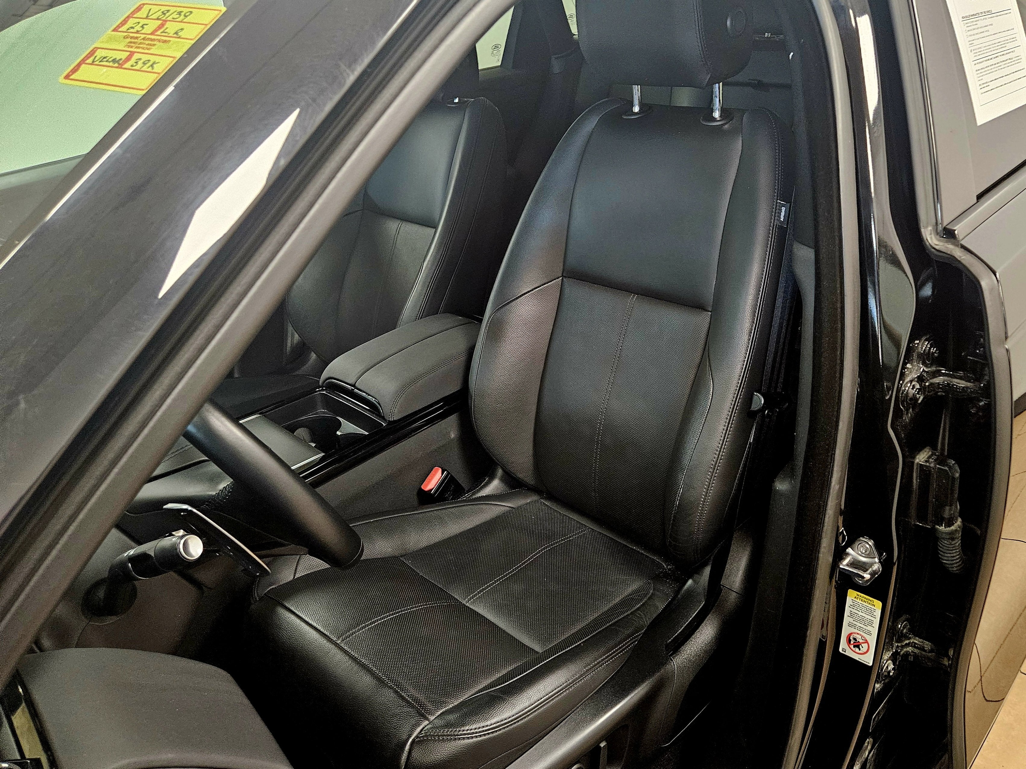 2025 Land Rover Range Rover Velar Dynamic SE