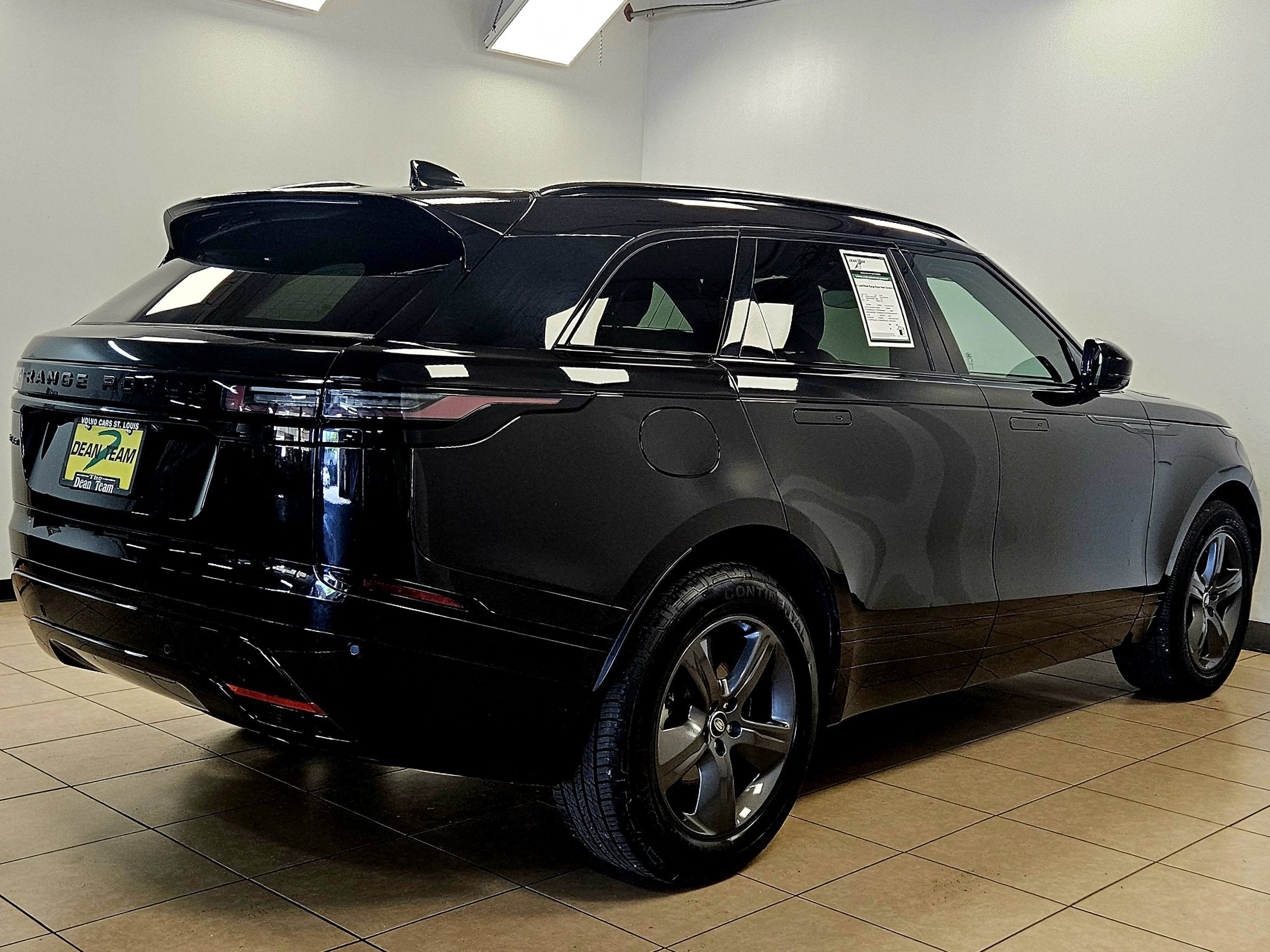 2025 Land Rover Range Rover Velar Dynamic SE