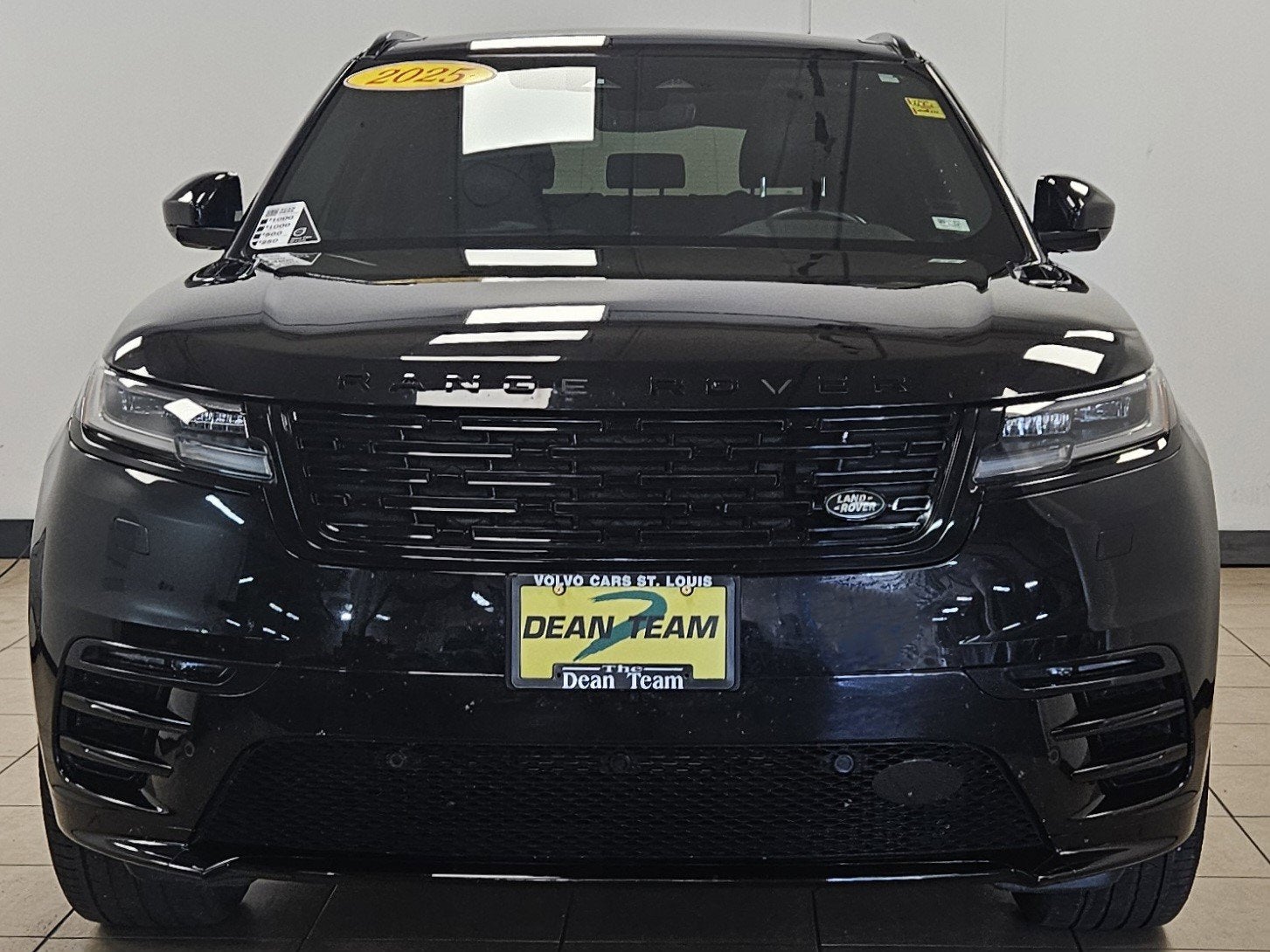 2025 Land Rover Range Rover Velar Dynamic SE