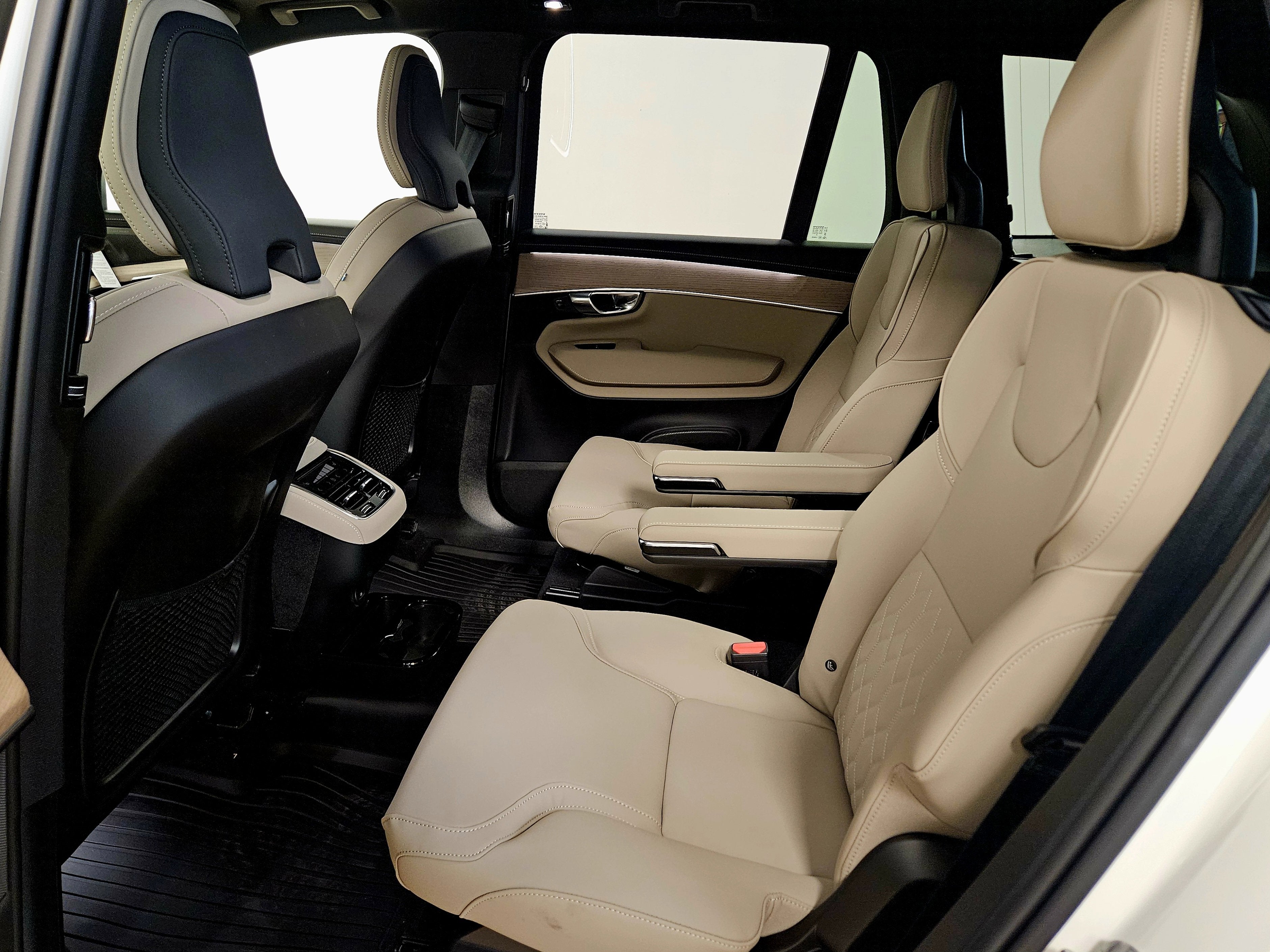 2026 Volvo XC90 Plus