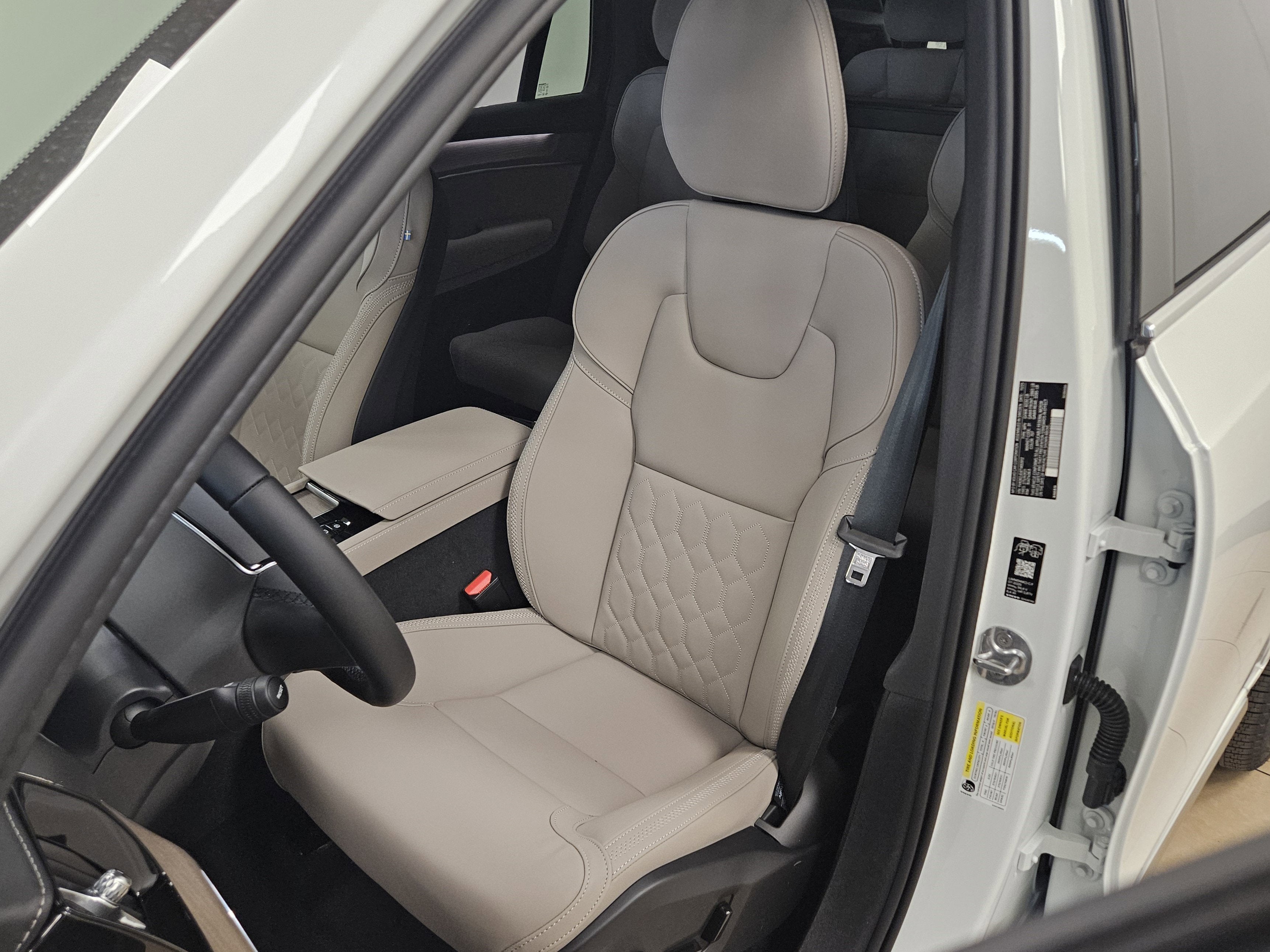 2026 Volvo XC90 Plus