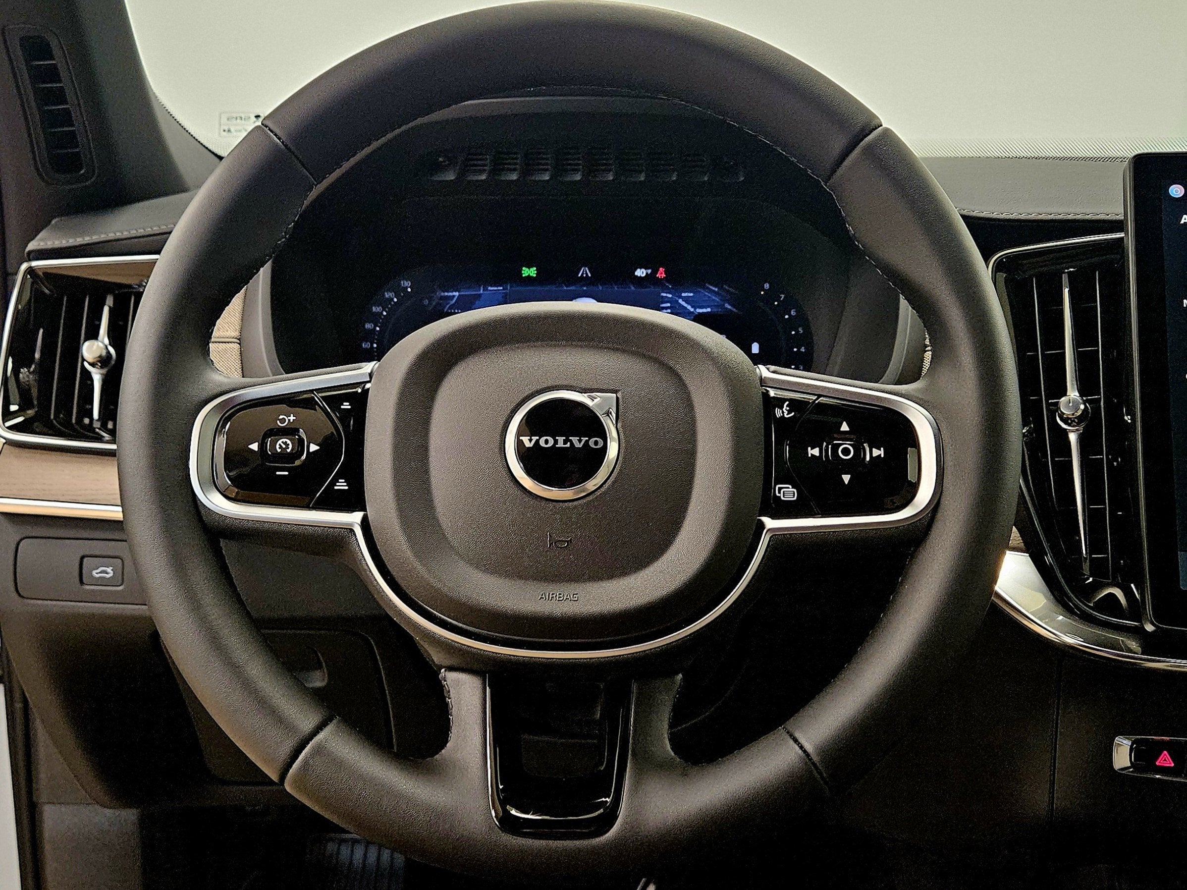 2026 Volvo XC90 Plus