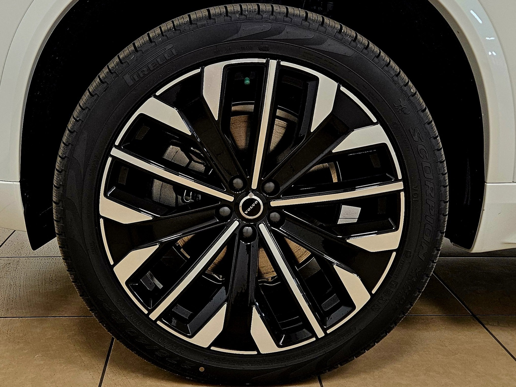 2026 Volvo XC90 Plus