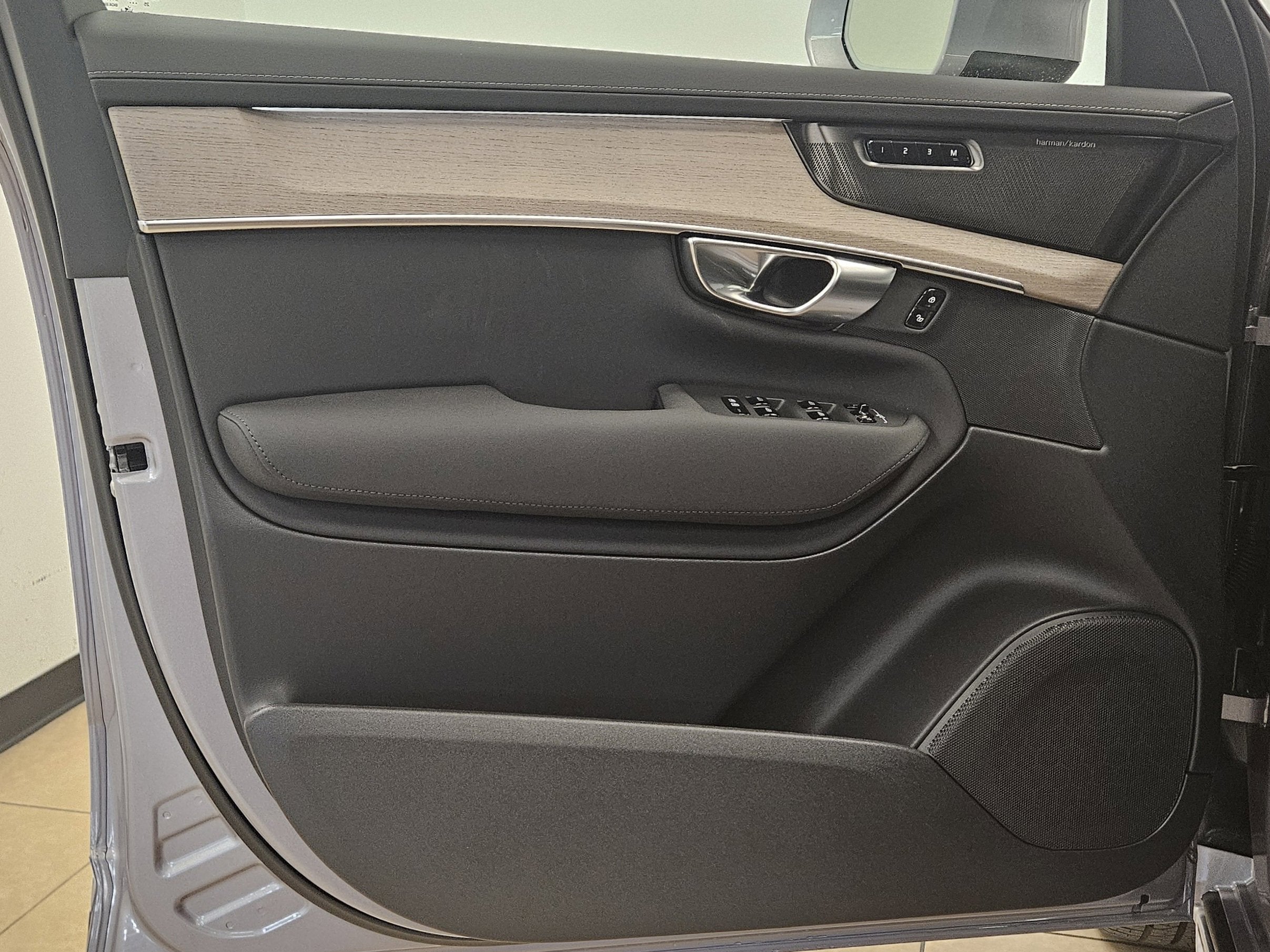 2026 Volvo XC90 Plus