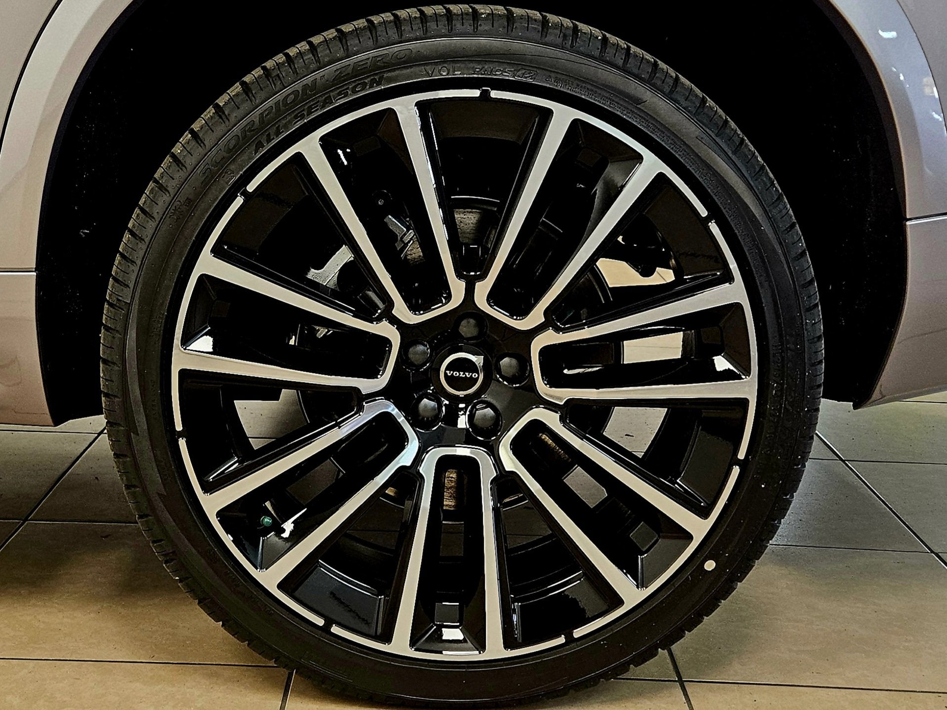 2026 Volvo XC90 Plus