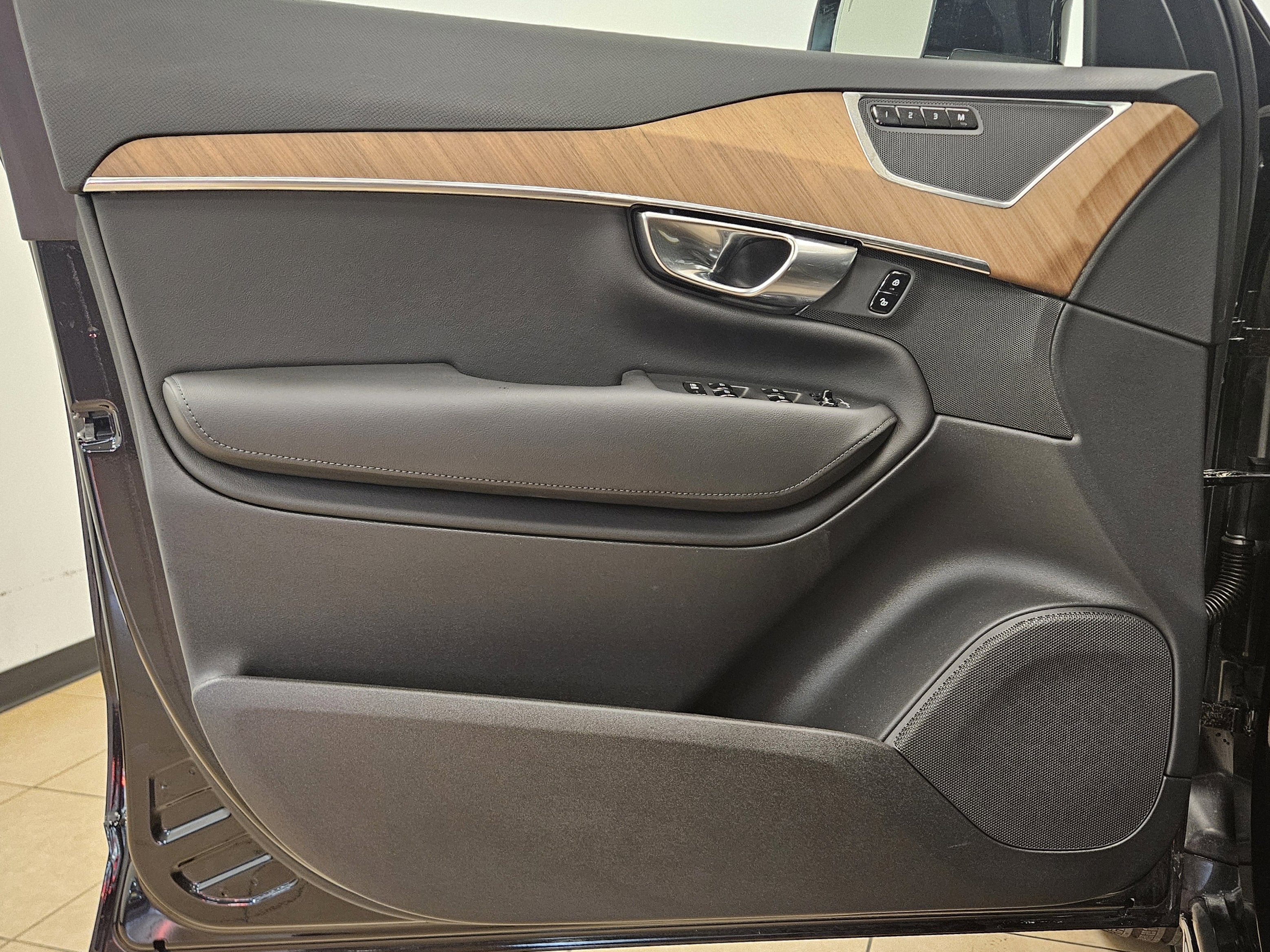 2025 Volvo XC90 Plus