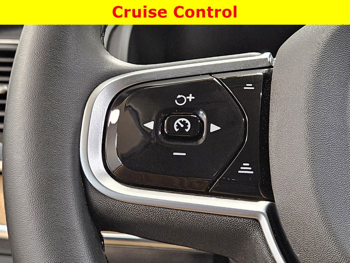 2025 Volvo XC90 Plus