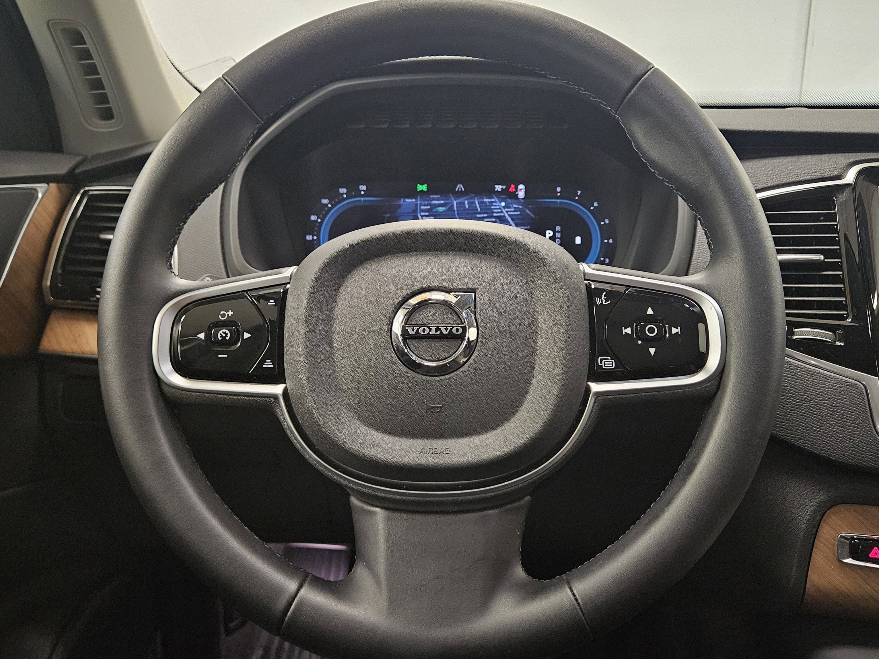 2025 Volvo XC90 Plus