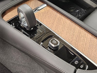 2025 Volvo XC90 Plus