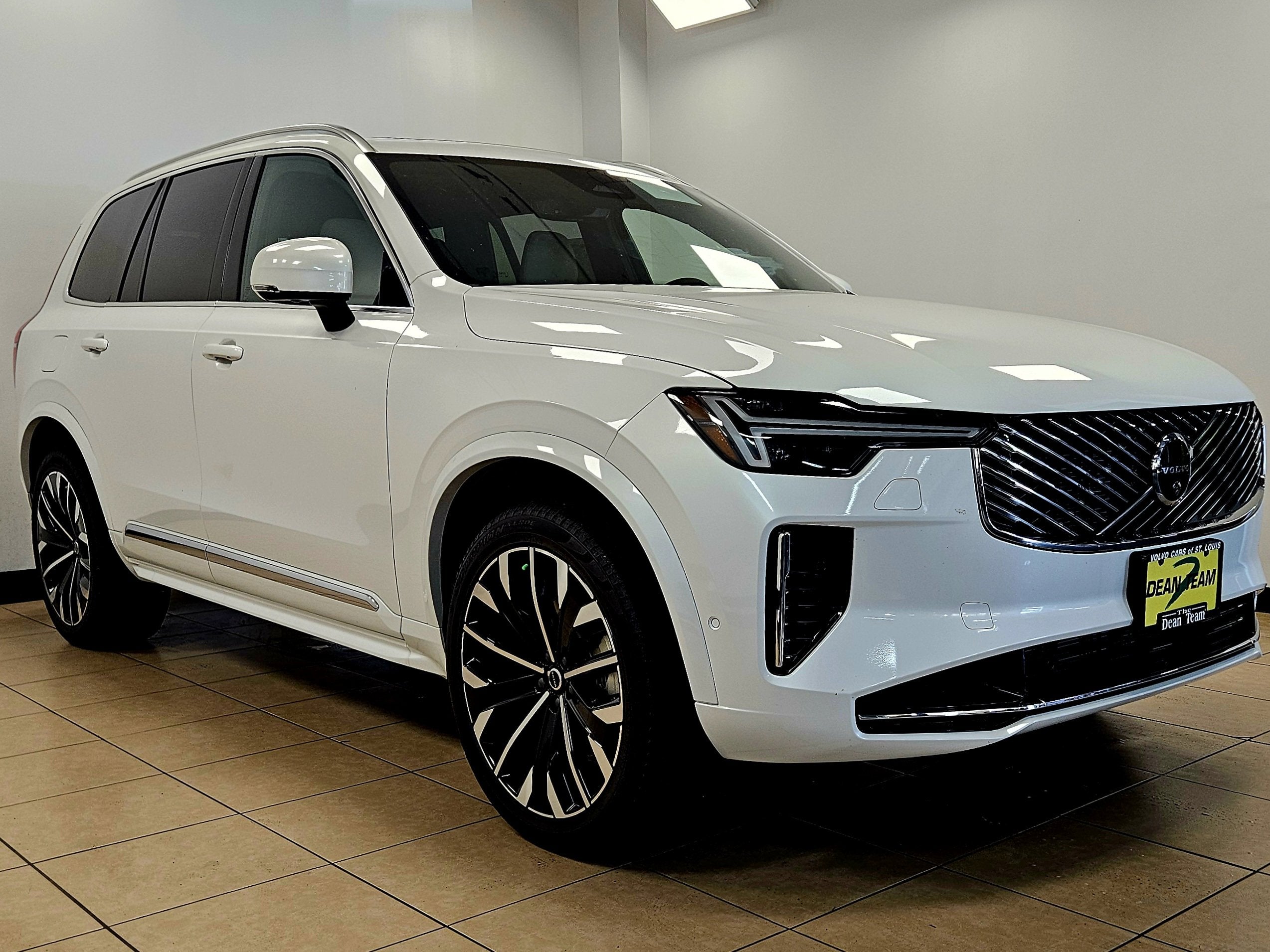 2026 Volvo XC90 Plus