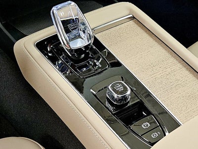 2026 Volvo XC90 Plus