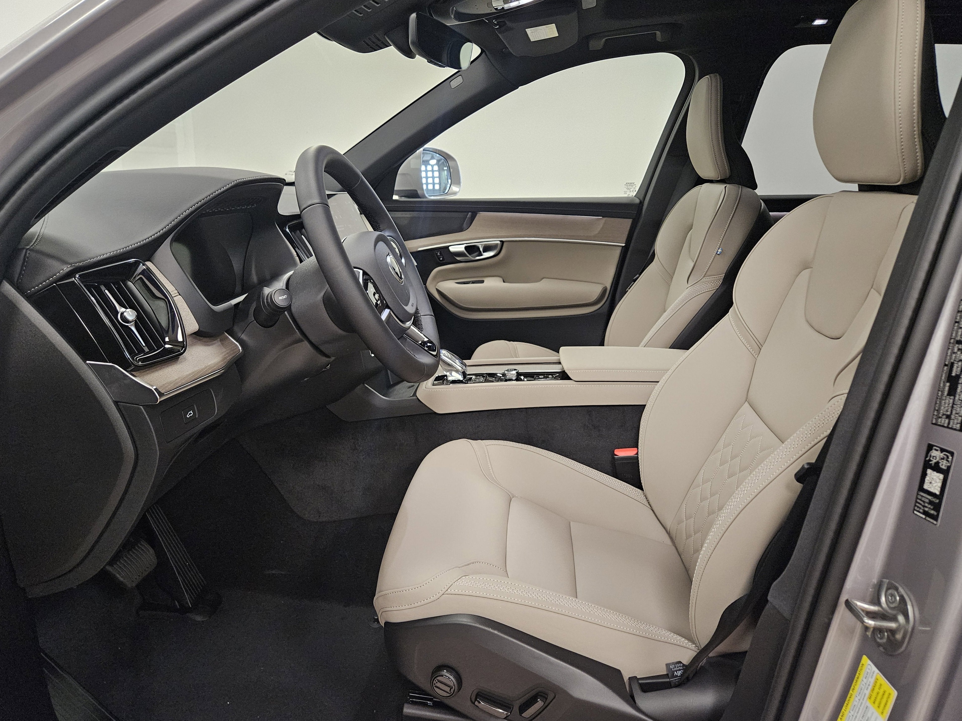 2026 Volvo XC90 Plus