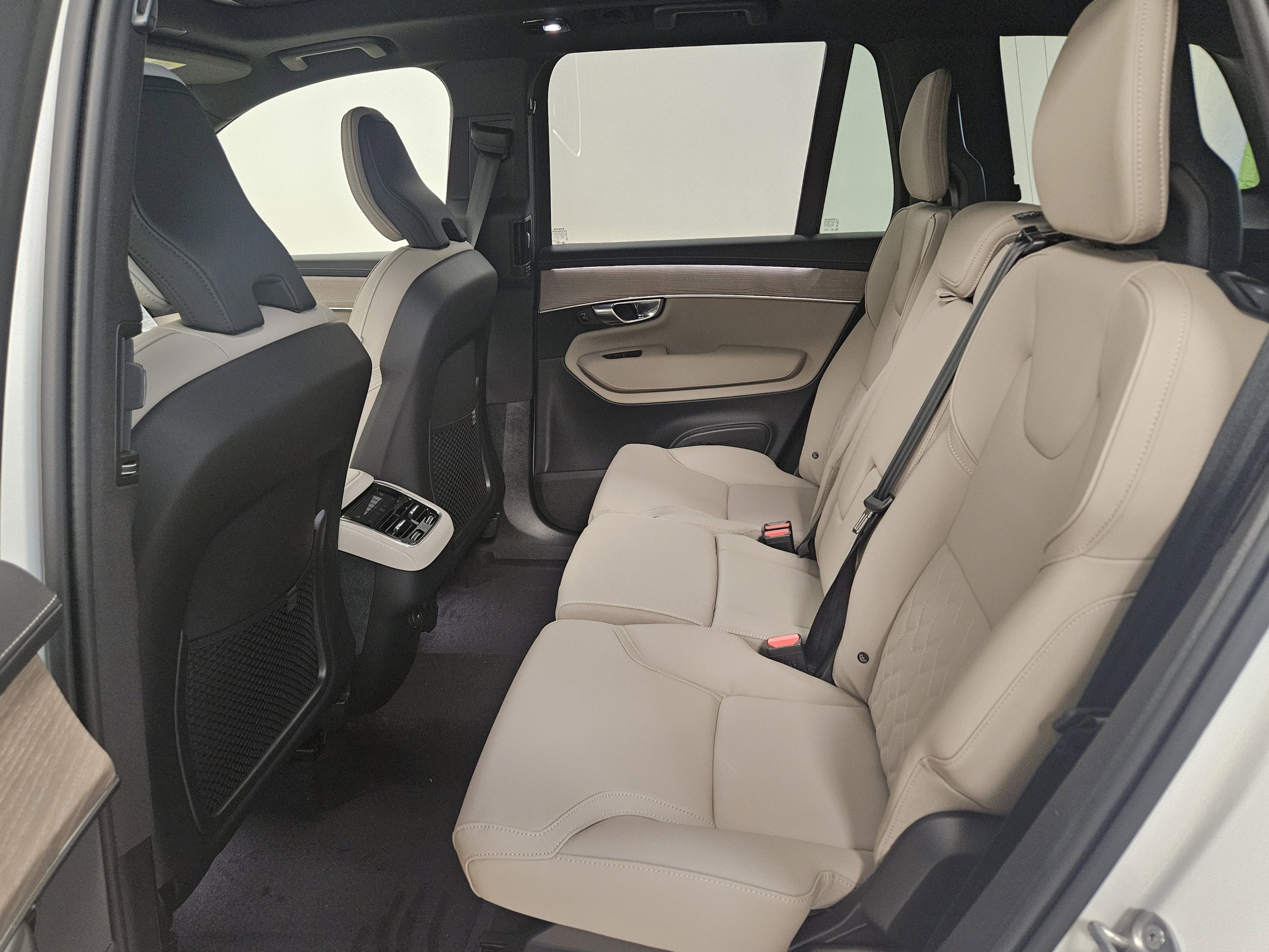 2026 Volvo XC90 Plus