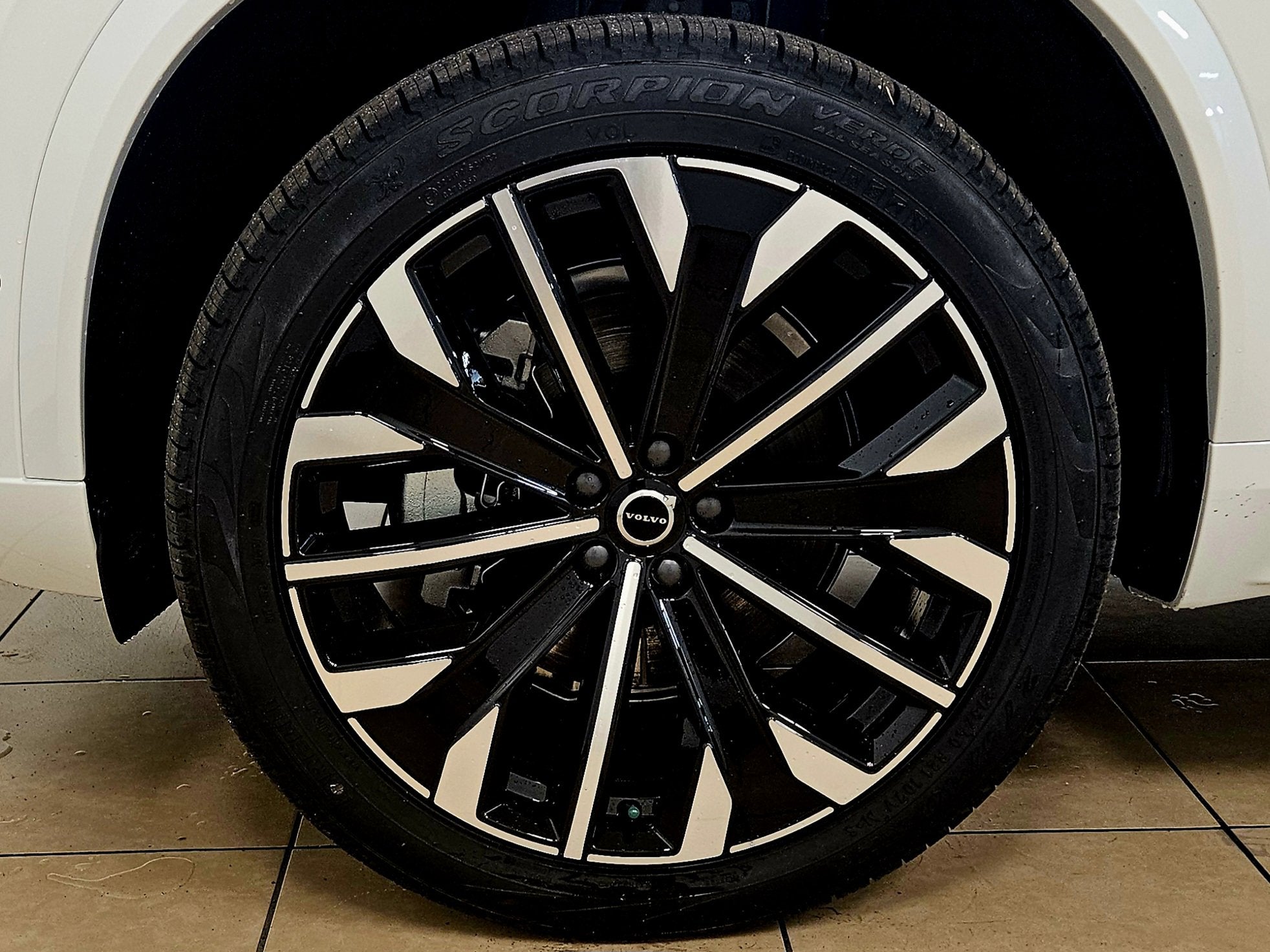 2026 Volvo XC90 Plus