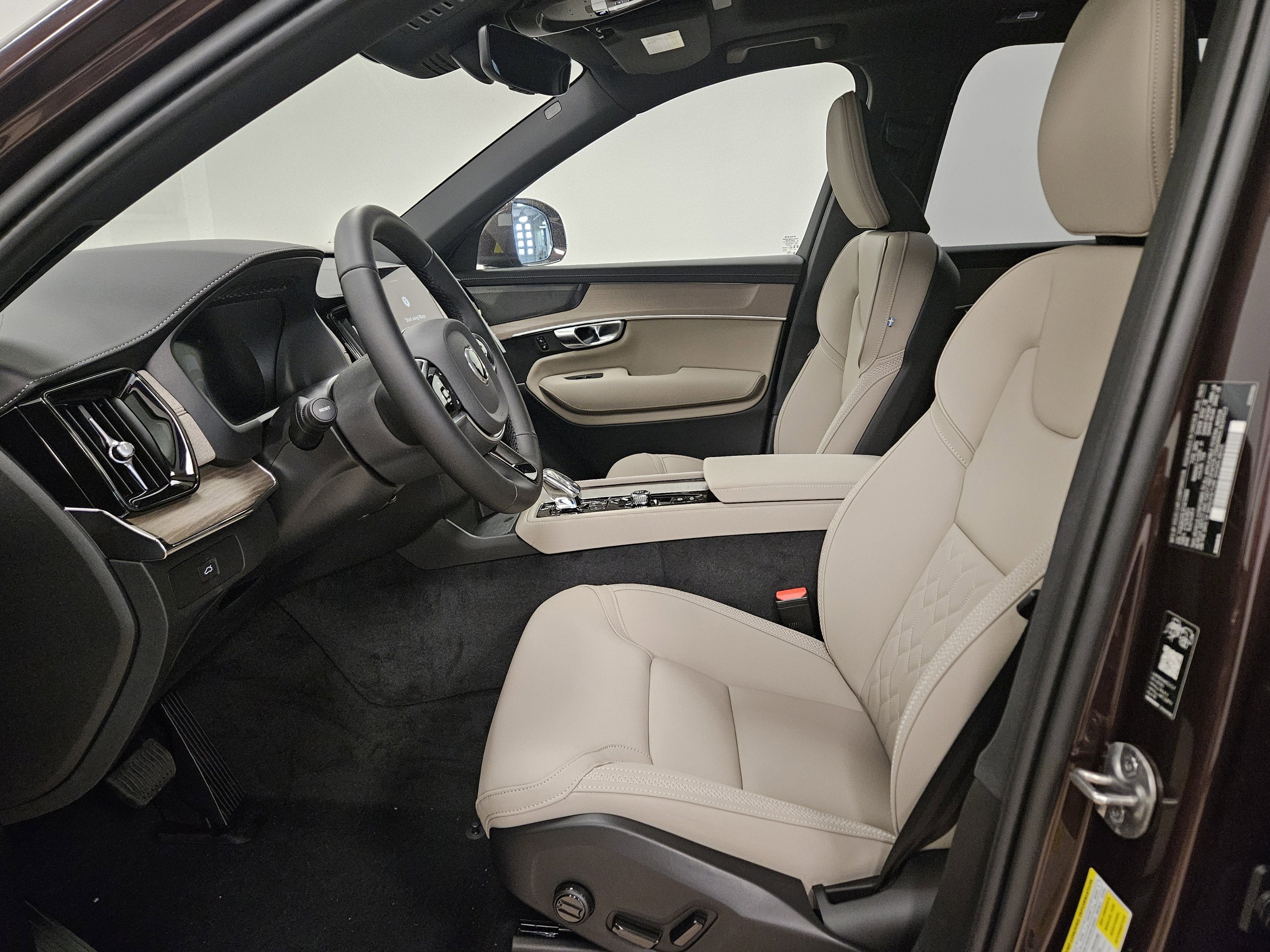 2026 Volvo XC90 Plus