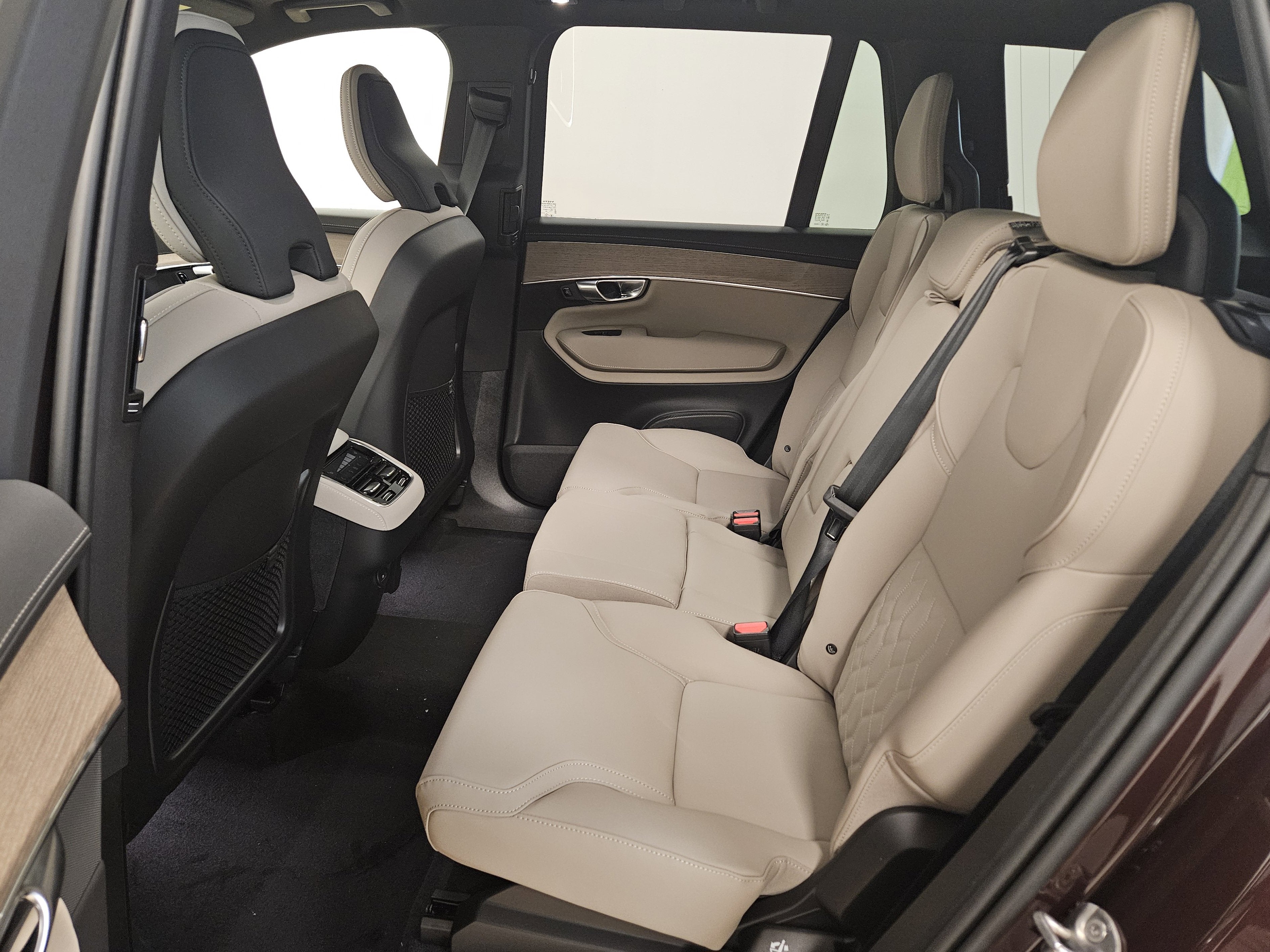 2026 Volvo XC90 Plus