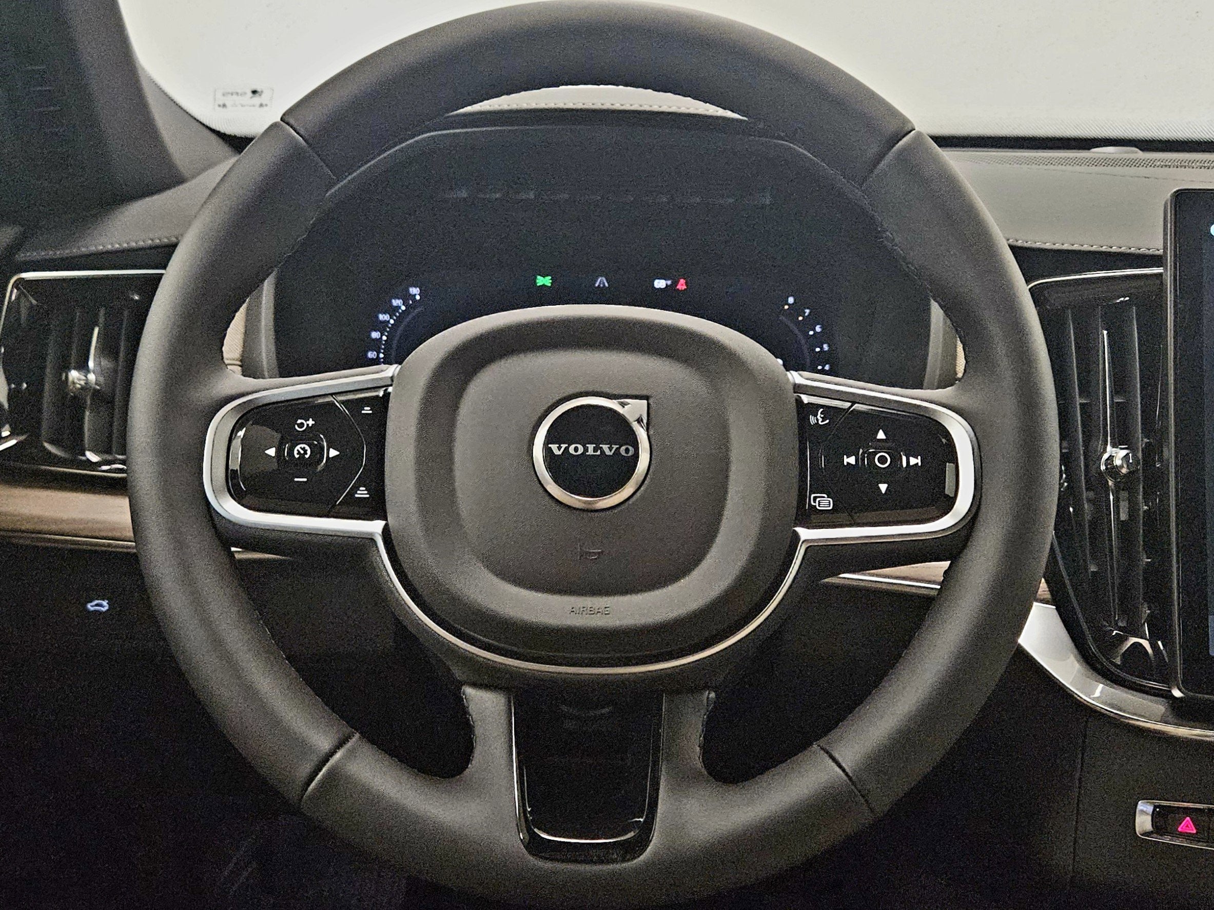 2026 Volvo XC90 Plus