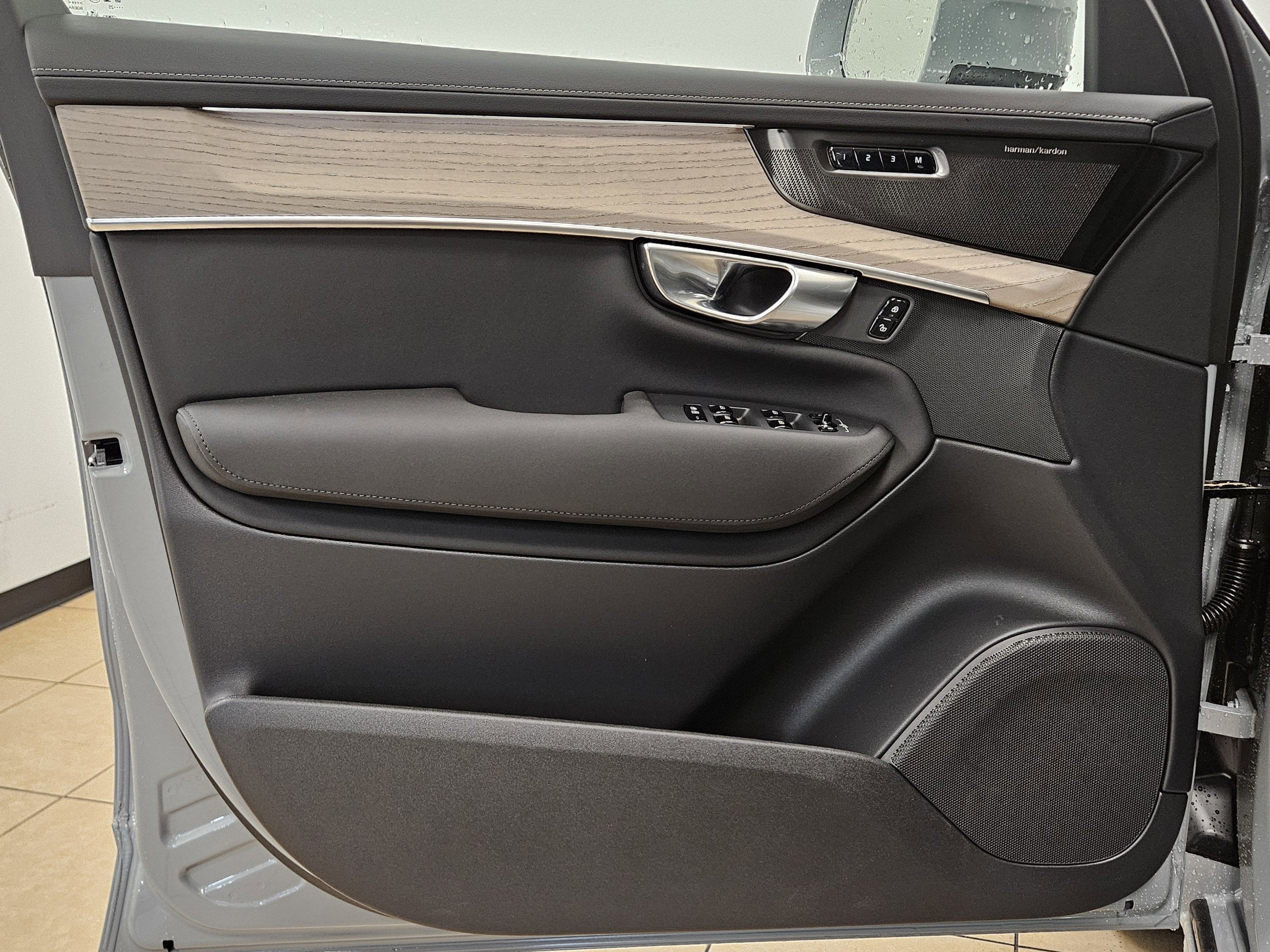 2026 Volvo XC90 Plus