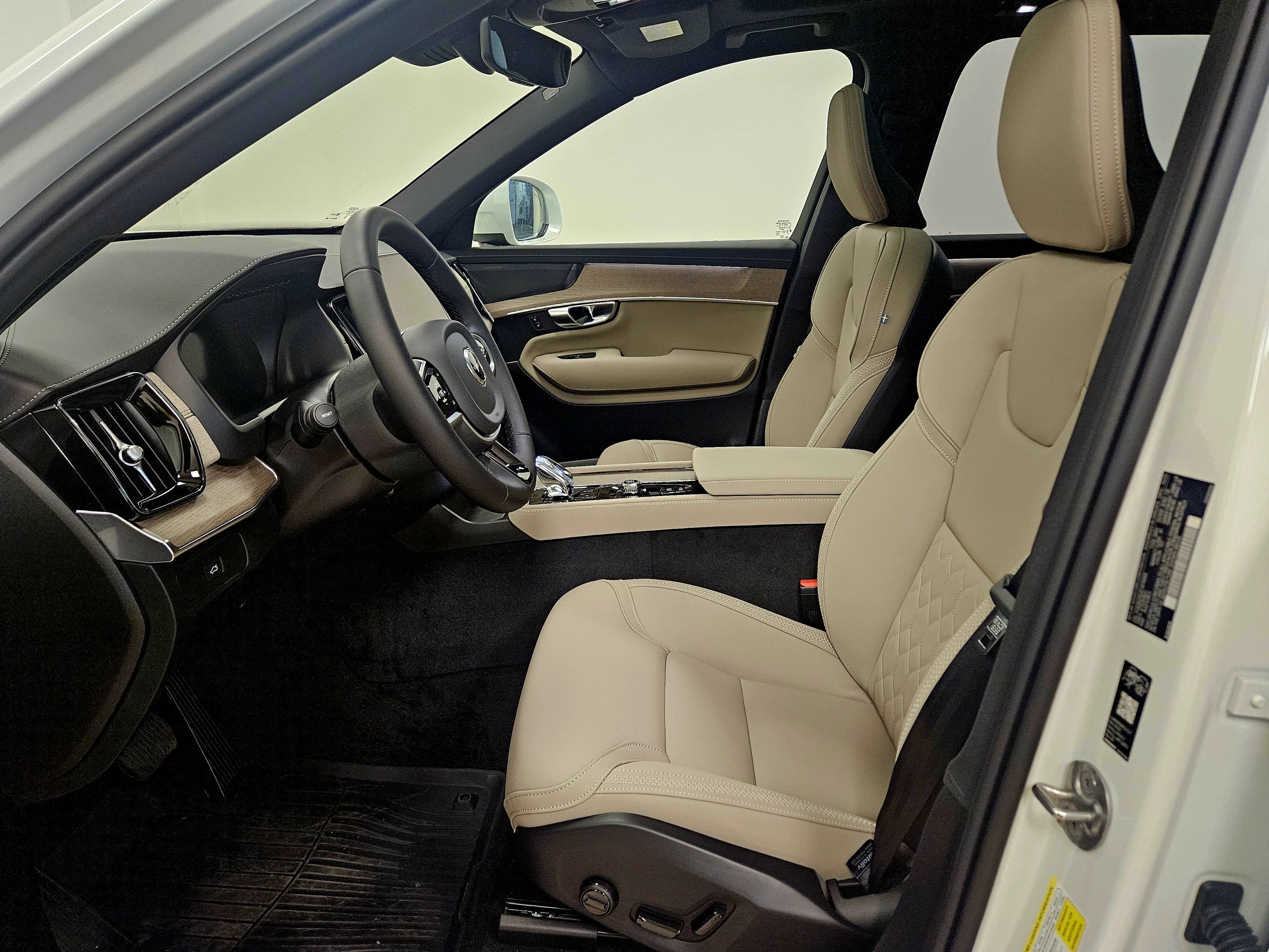 2026 Volvo XC90 Plus