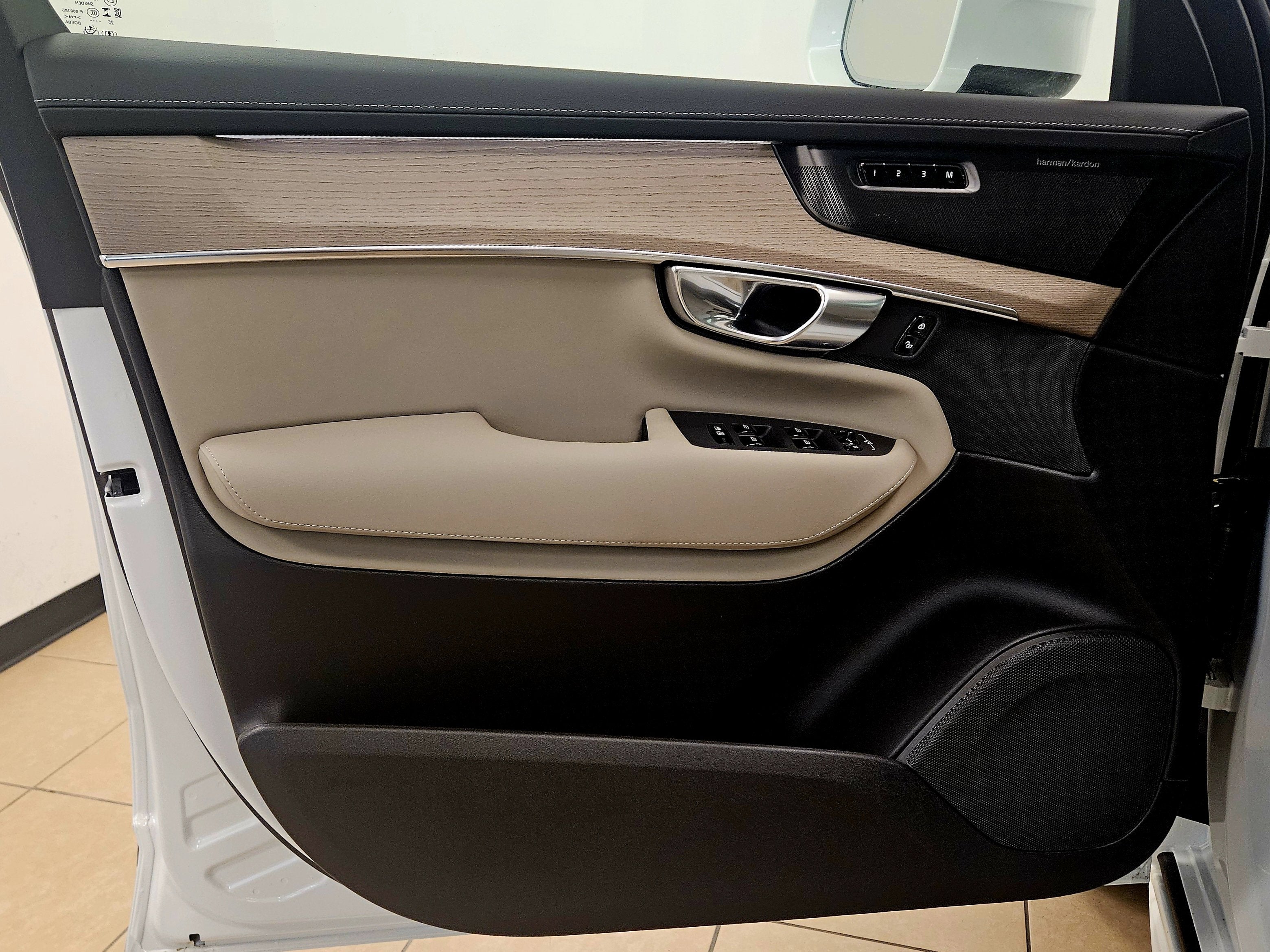 2026 Volvo XC90 Plus