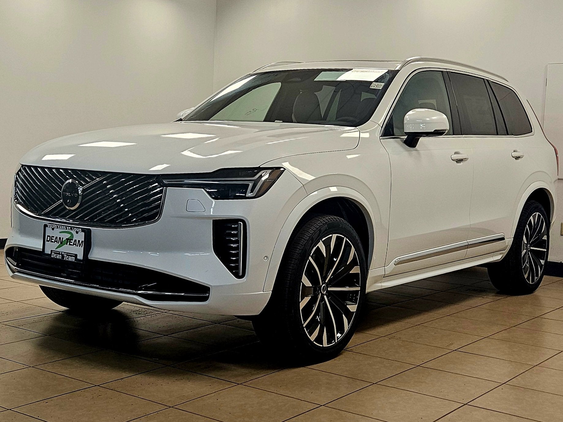 2026 Volvo XC90 Plus