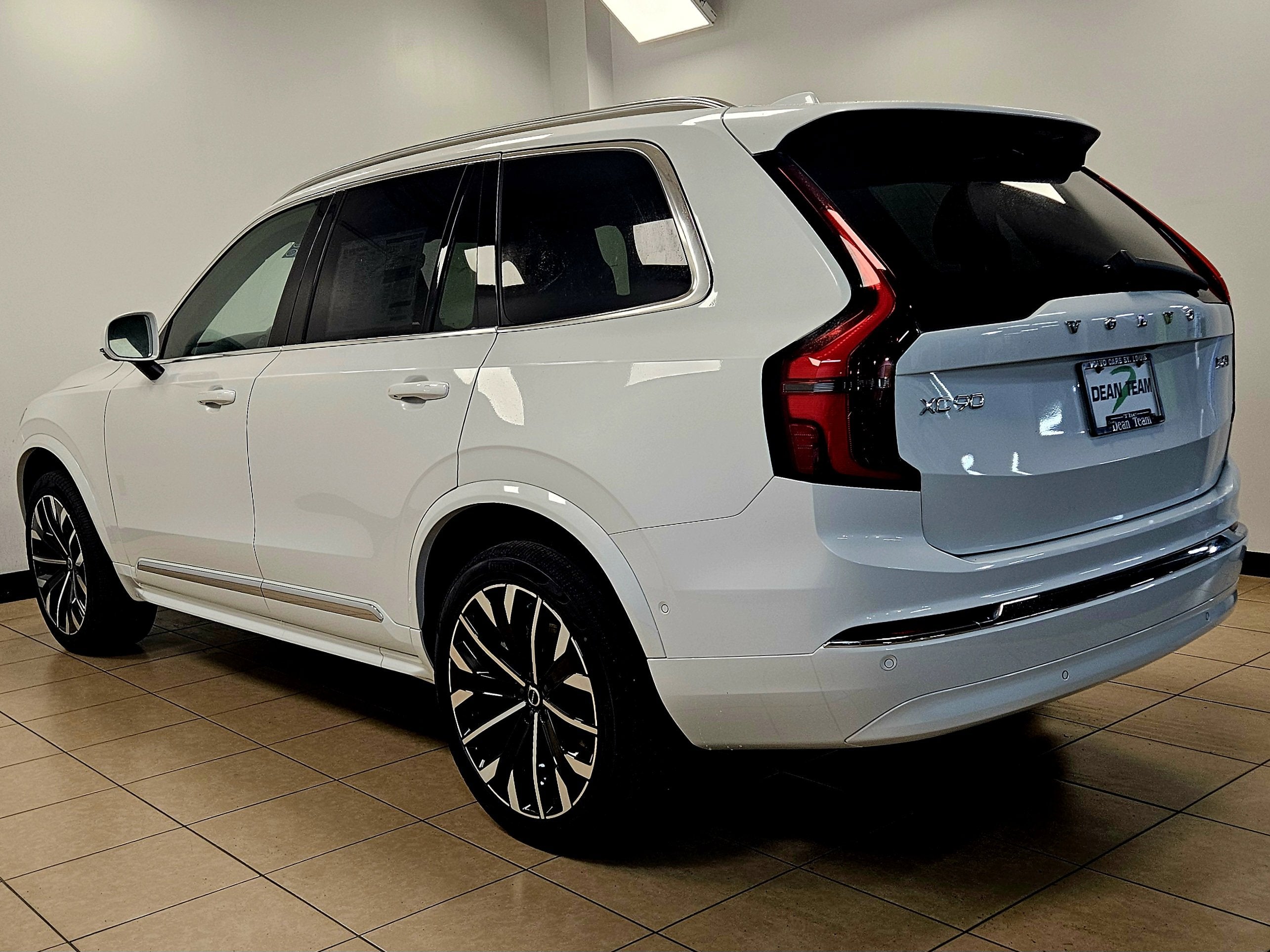 2026 Volvo XC90 Plus