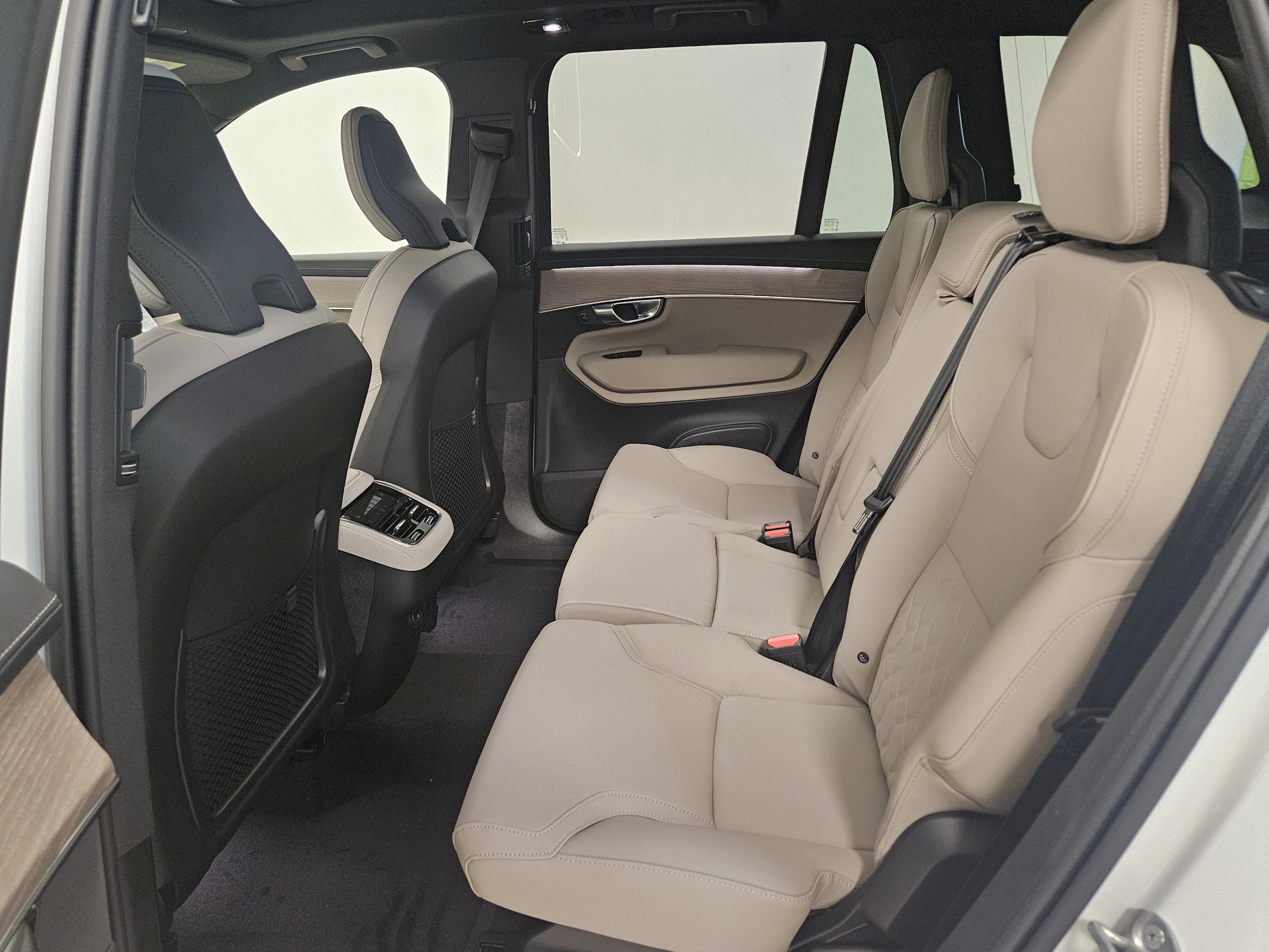 2026 Volvo XC90 Plus