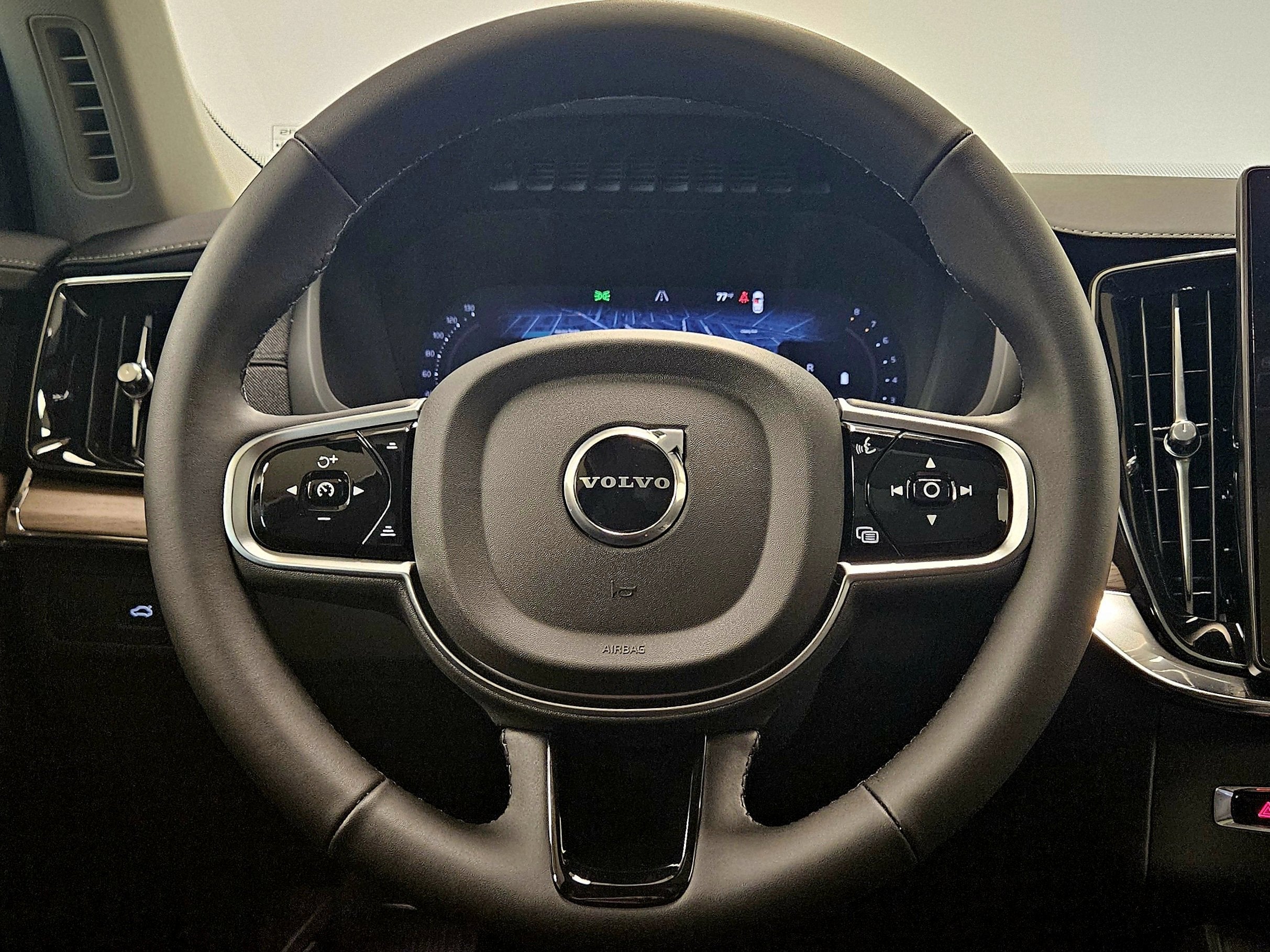 2026 Volvo XC90 Plus