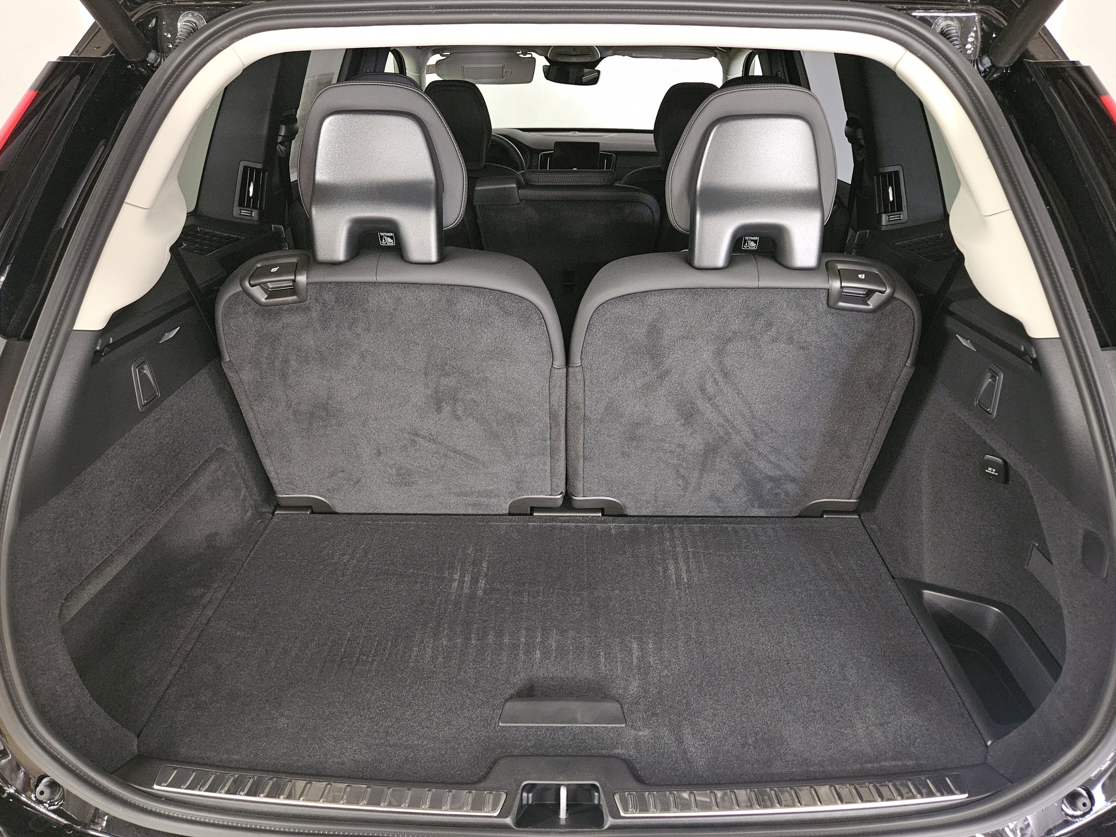 2026 Volvo XC90 Plus