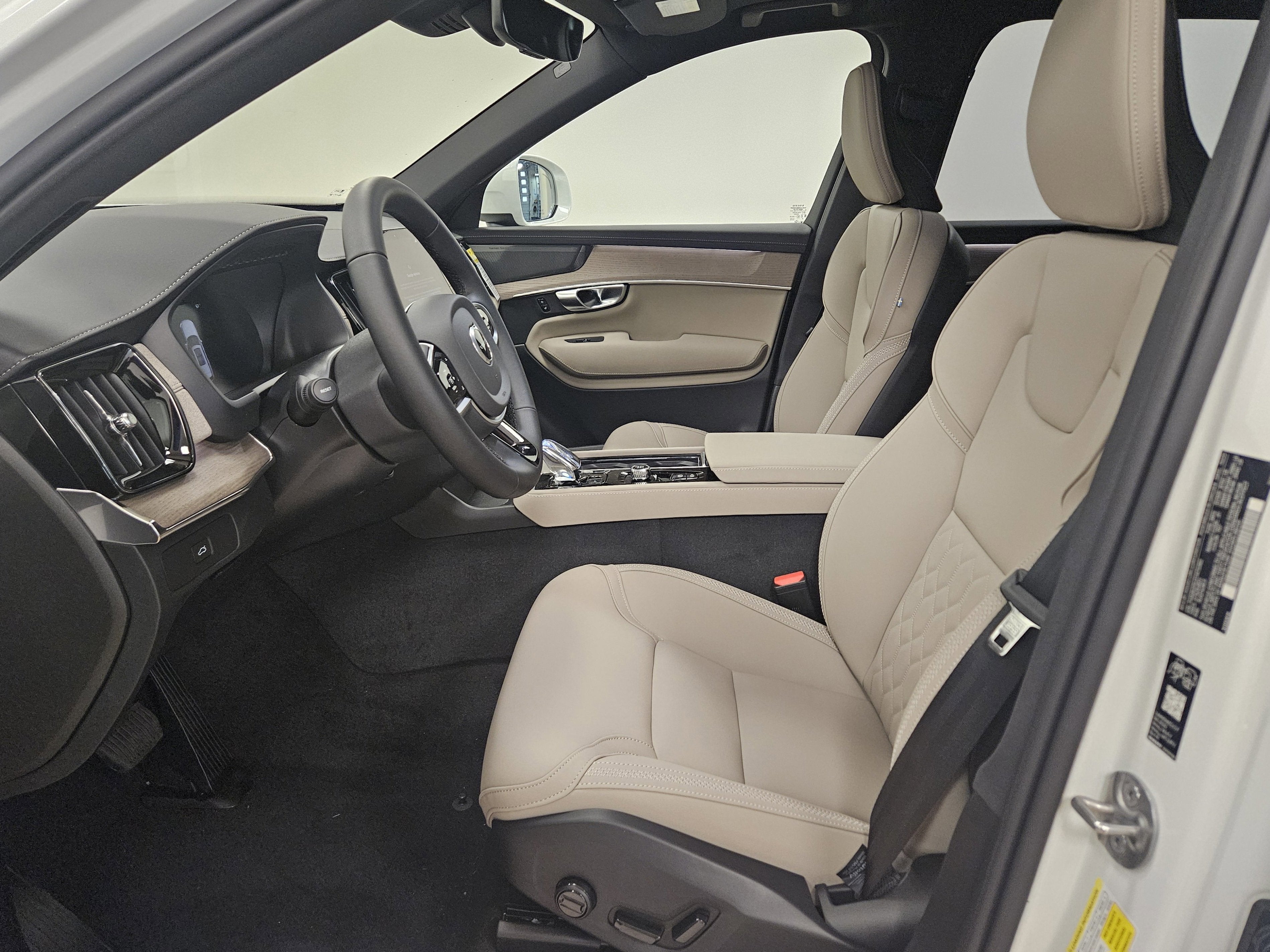 2026 Volvo XC90 Plus