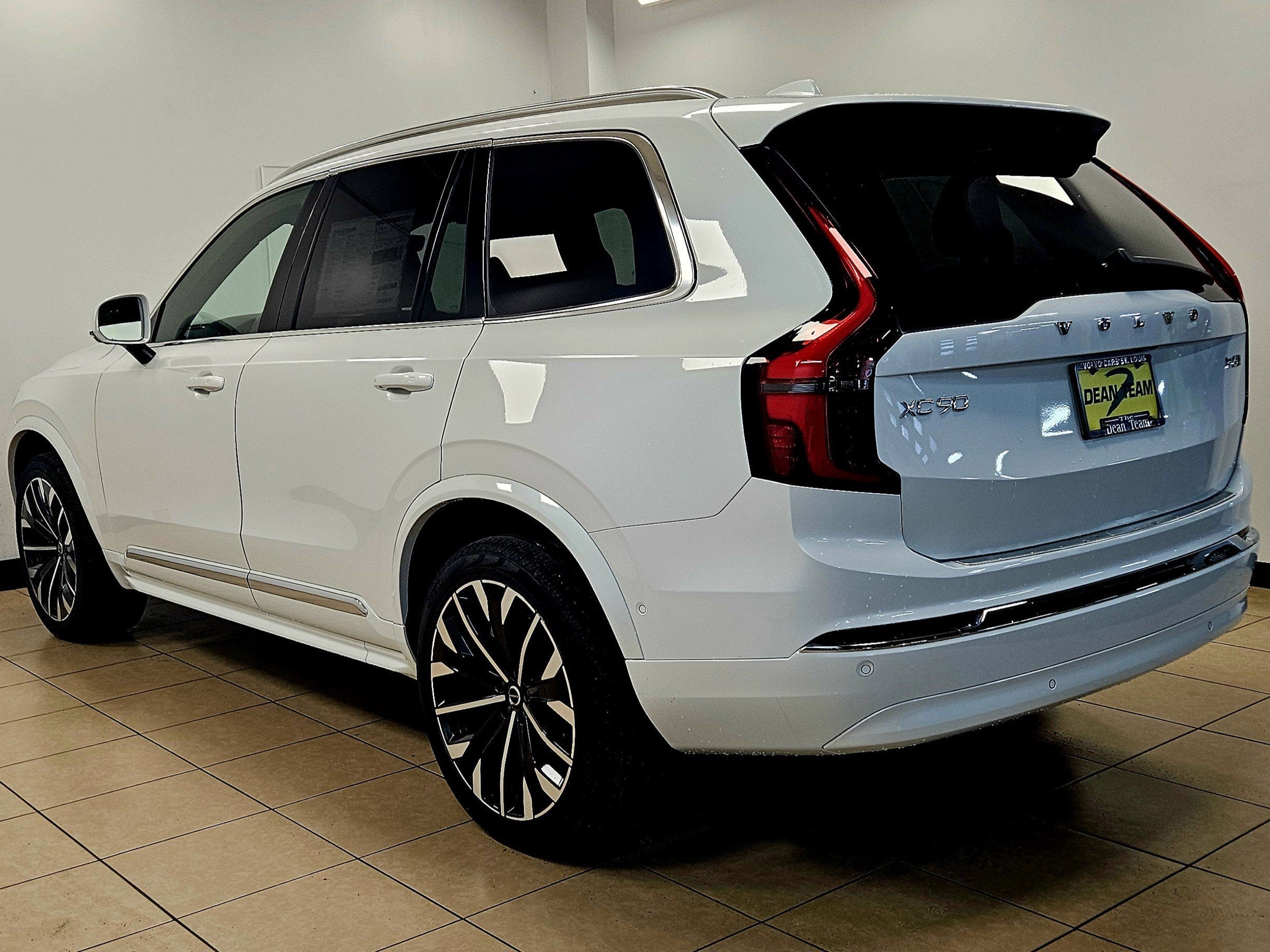 2026 Volvo XC90 Plus