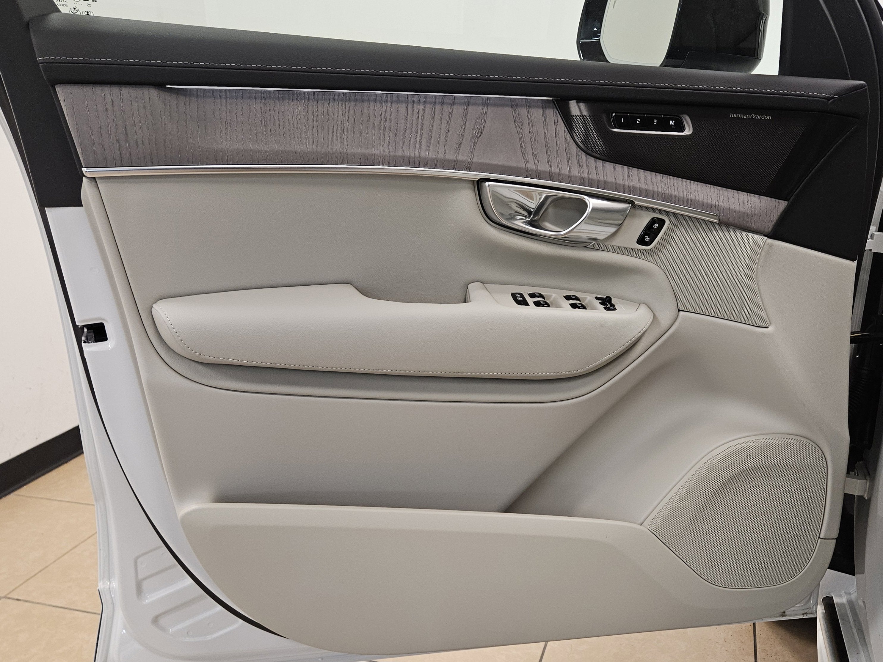 2026 Volvo XC90 Ultra Dark Theme