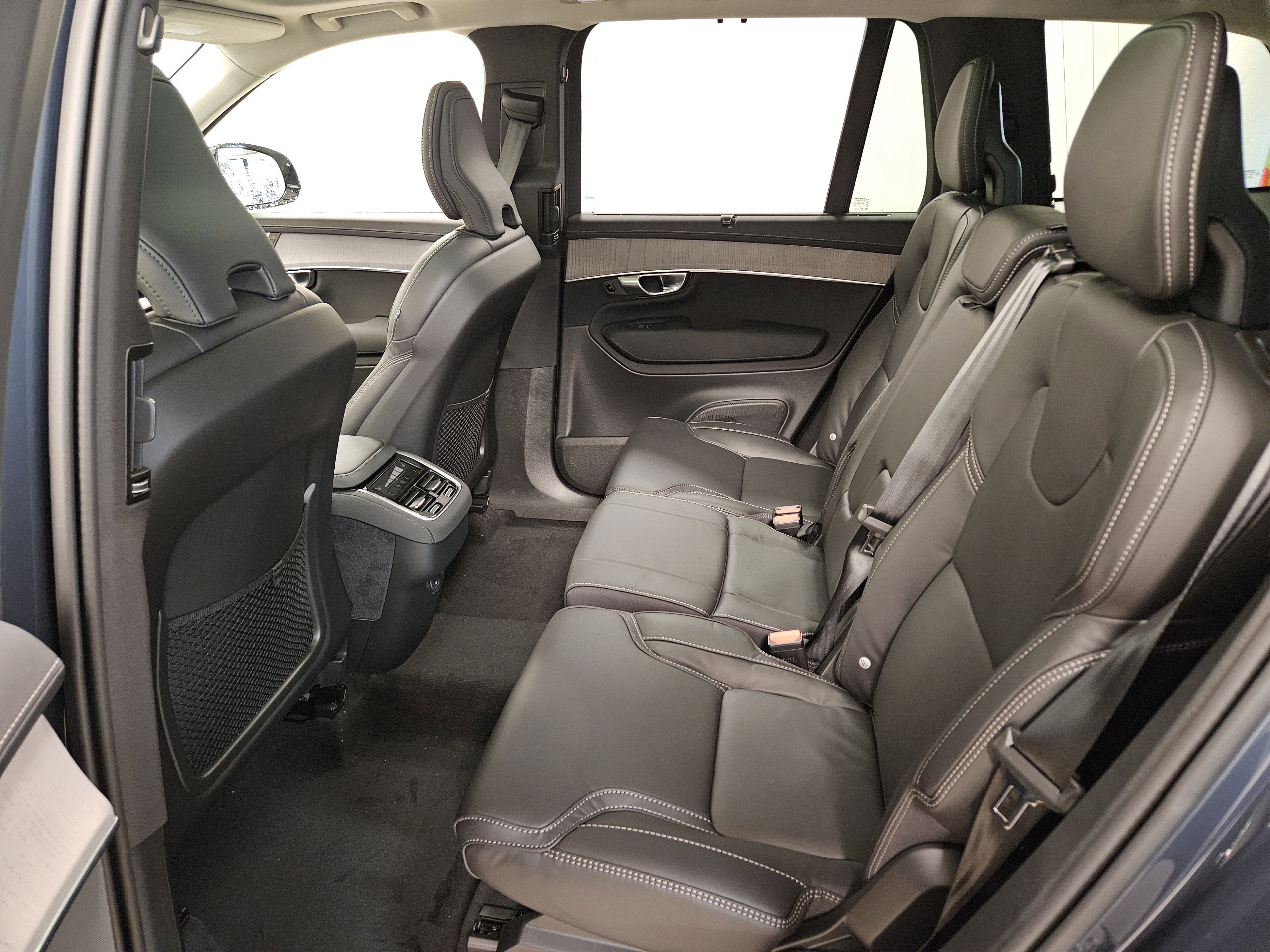 2026 Volvo XC90 Ultra Dark Theme